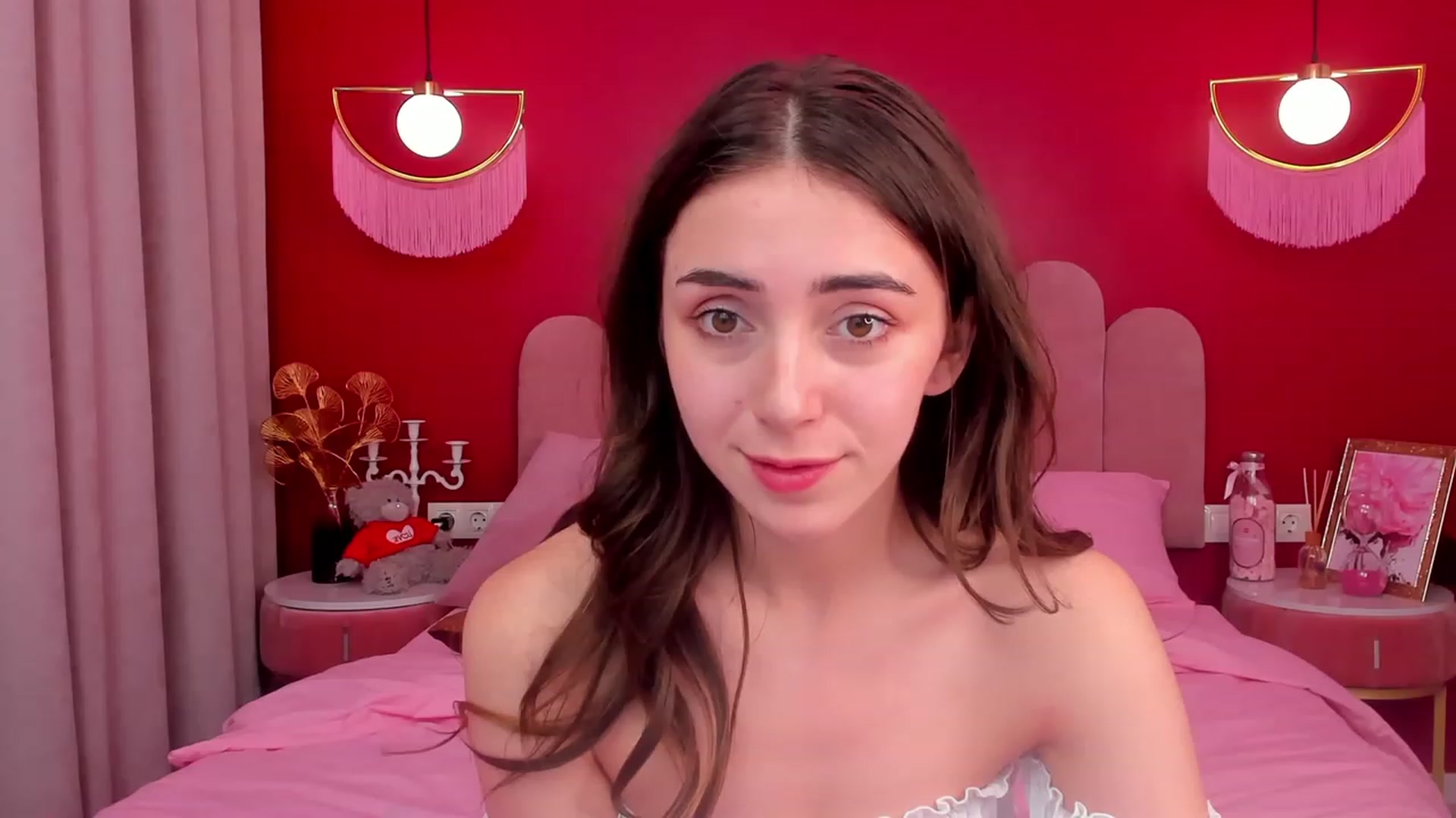 Gallery image thumbnail from ElsaYoung's myfreecams stream on, 05/03/2023, 16:56 image 5 of 20