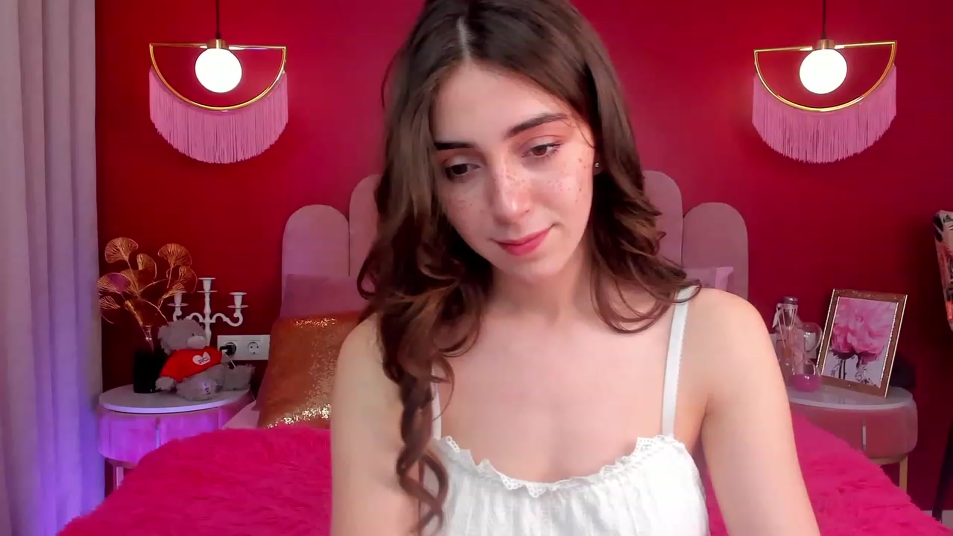 Gallery image thumbnail from ElsaYoung's myfreecams stream on, 05/04/2023, 14:07 image 4 of 20
