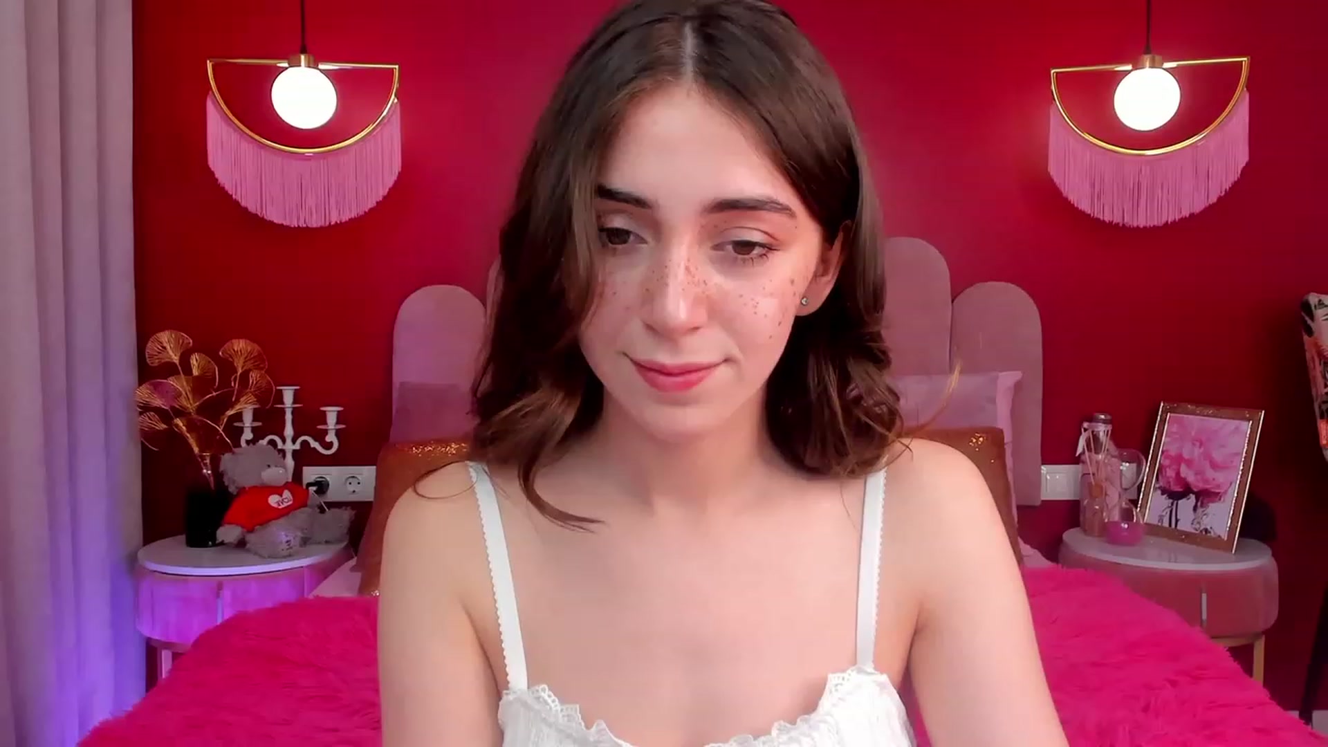 Gallery image thumbnail from ElsaYoung's myfreecams stream on, 05/04/2023, 14:07 image 14 of 20