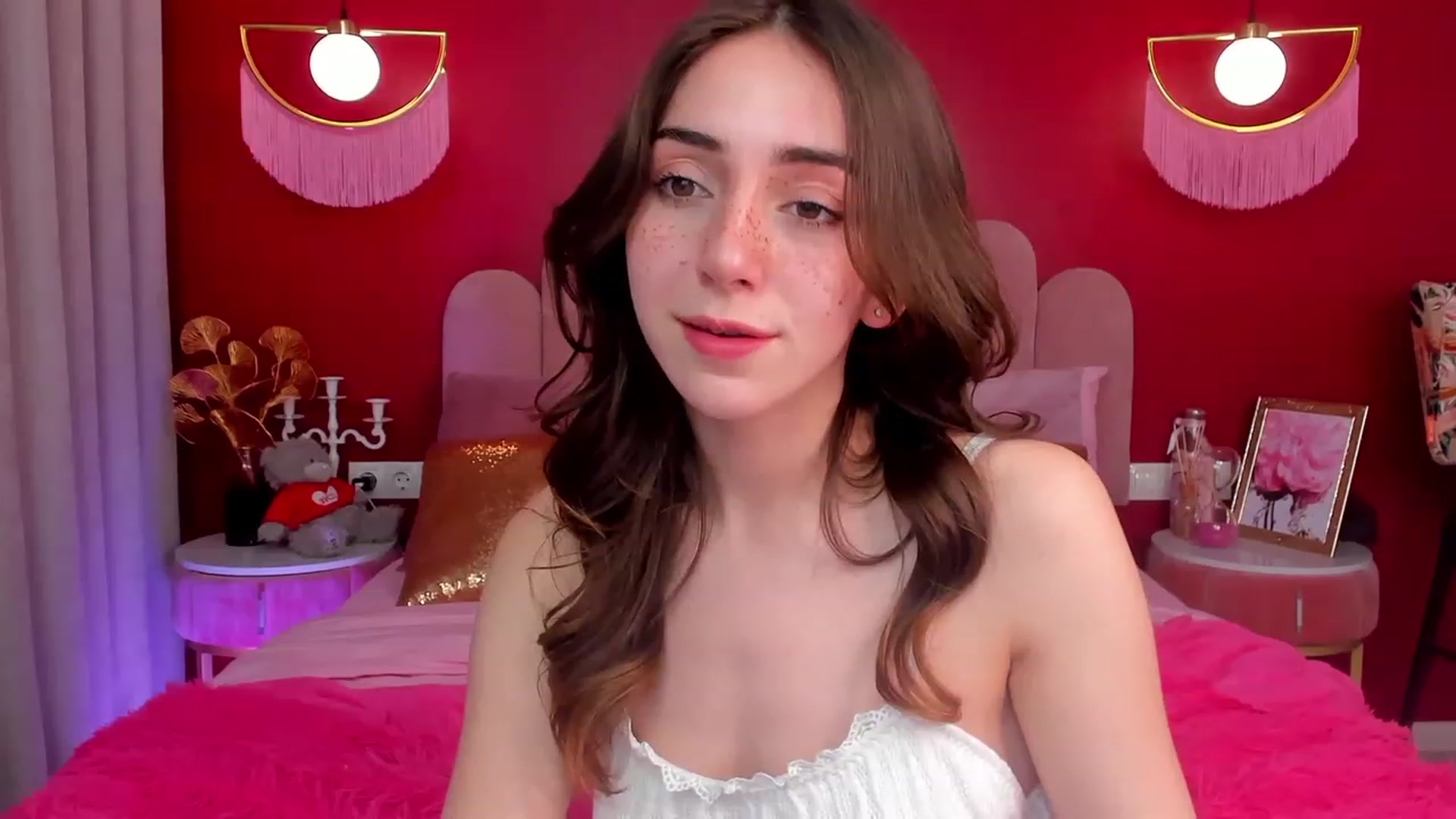 Gallery image thumbnail from ElsaYoung's myfreecams stream on, 05/04/2023, 16:01 image 7 of 20