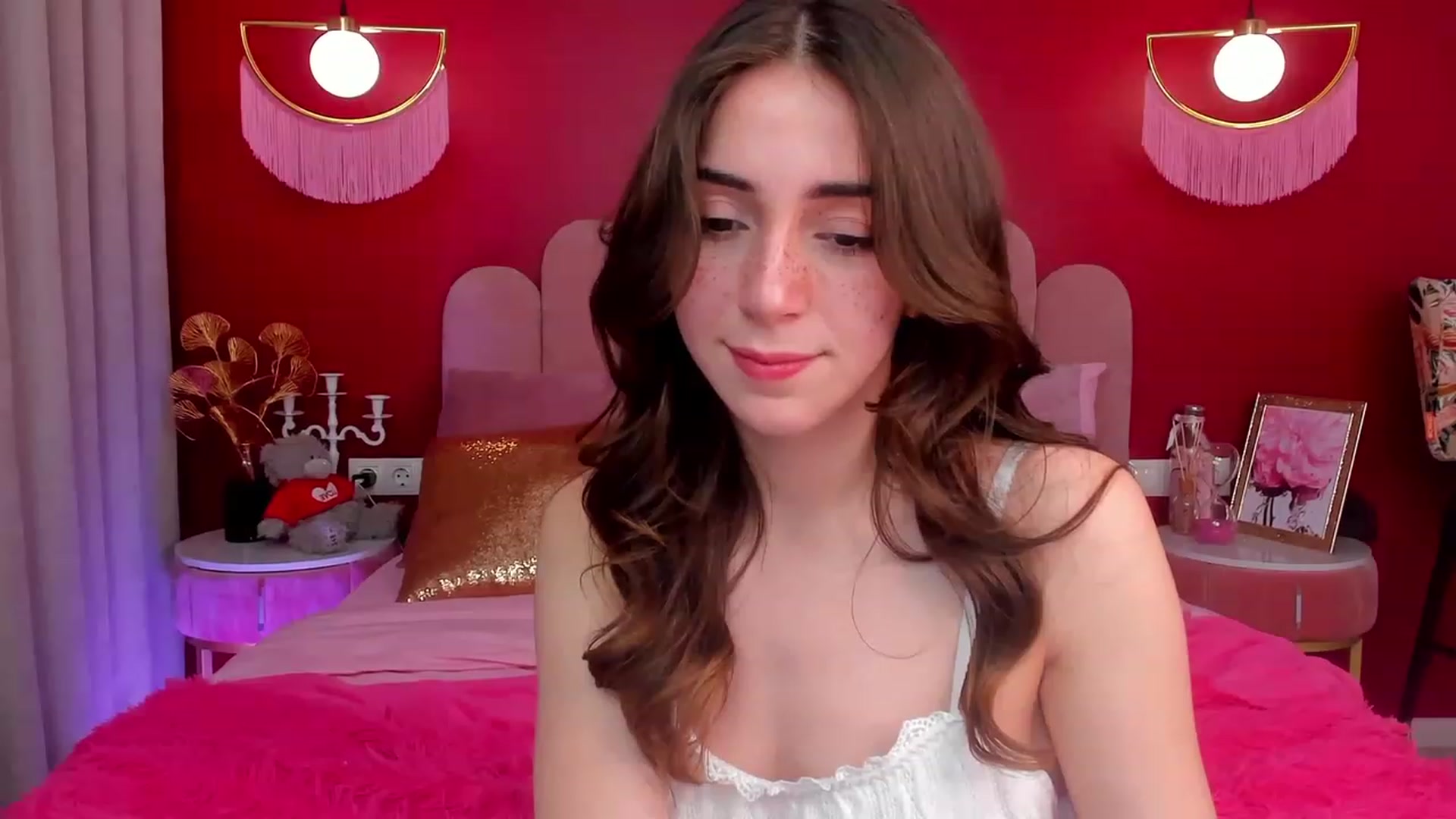 Gallery image thumbnail from ElsaYoung's myfreecams stream on, 05/04/2023, 16:01 image 6 of 20