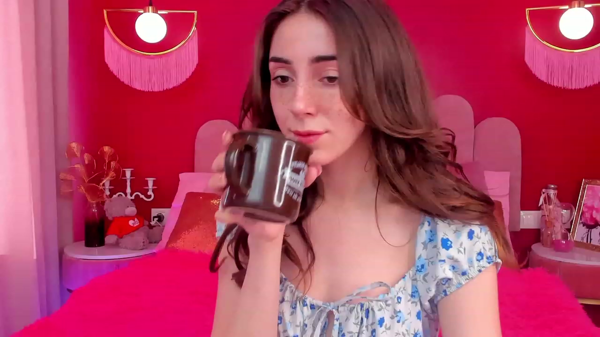 Gallery image thumbnail from ElsaYoung's myfreecams stream on, 05/05/2023, 05:36 image 2 of 20