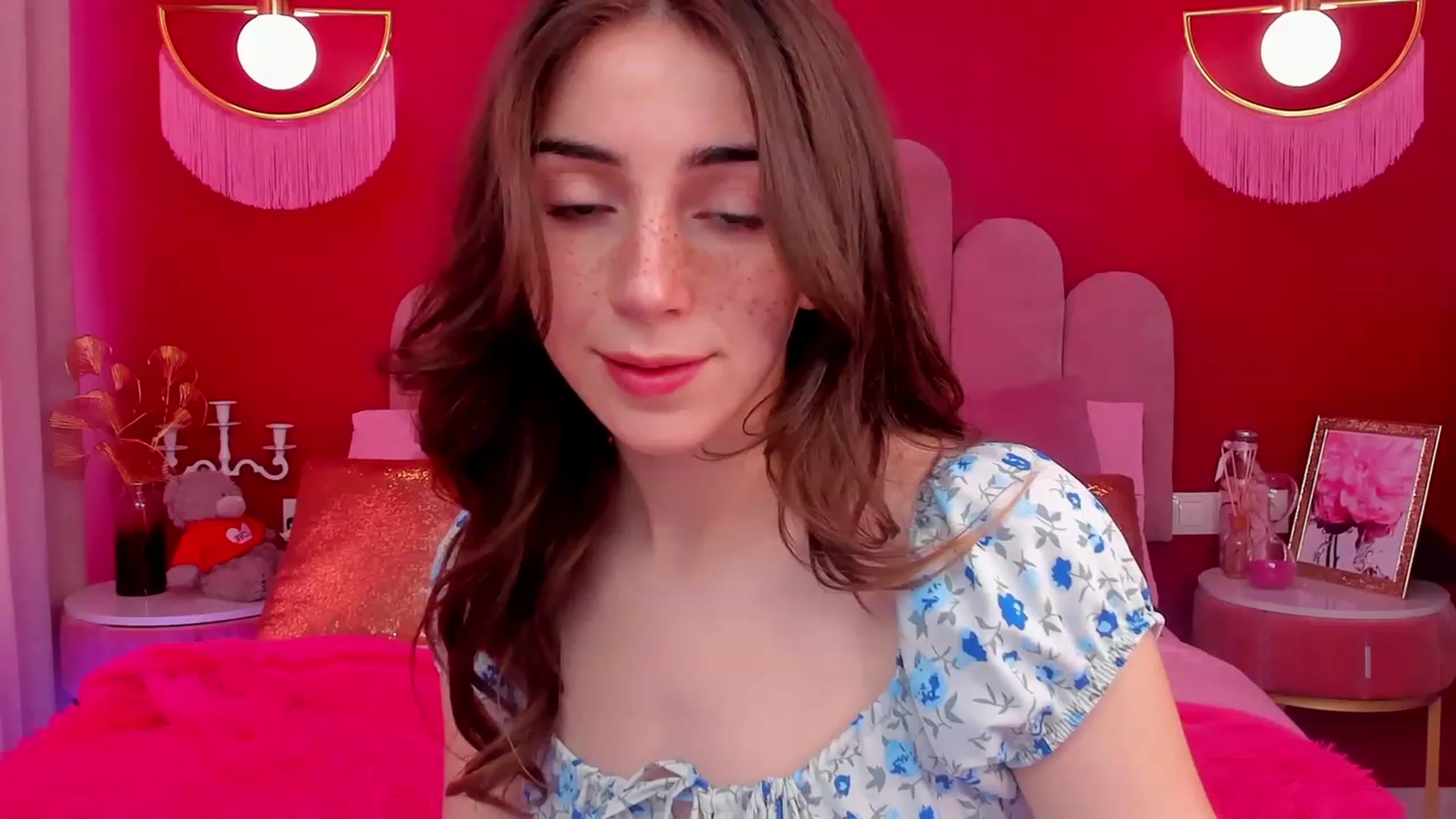 Gallery image thumbnail from ElsaYoung's myfreecams stream on, 05/05/2023, 05:36 image 19 of 20