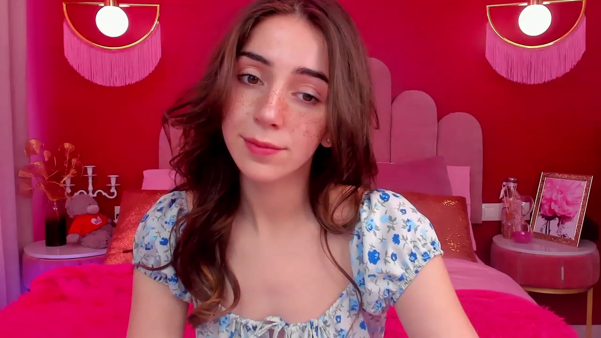 Gallery image thumbnail from ElsaYoung's myfreecams stream on, 05/05/2023, 05:36 image 18 of 20