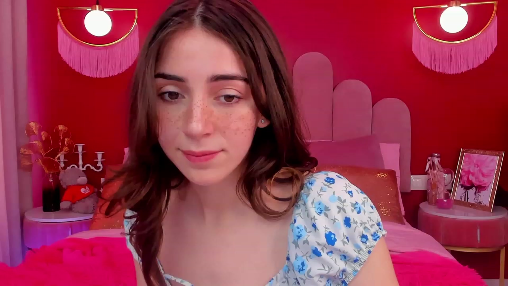 Gallery image thumbnail from ElsaYoung's myfreecams stream on, 05/05/2023, 06:30 image 10 of 20