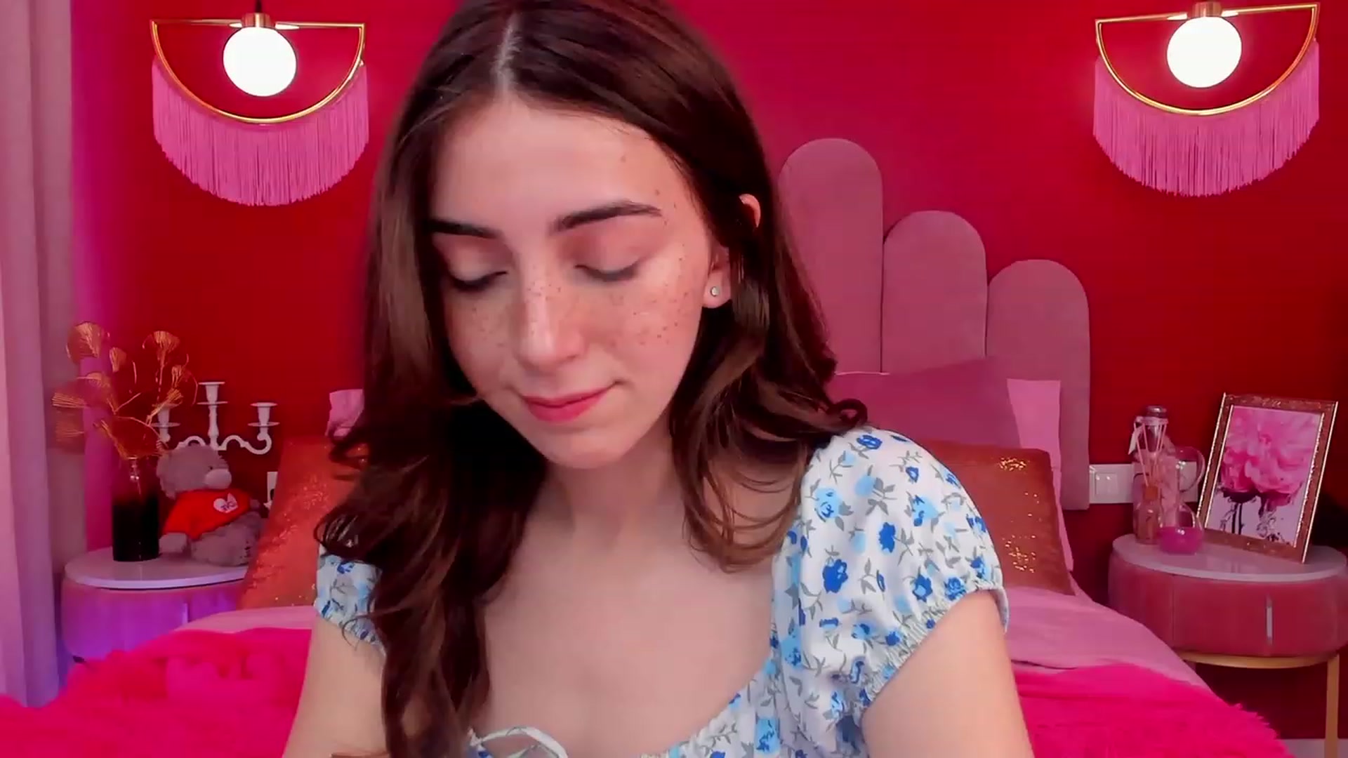 Gallery image thumbnail from ElsaYoung's myfreecams stream on, 05/05/2023, 06:30 image 2 of 20
