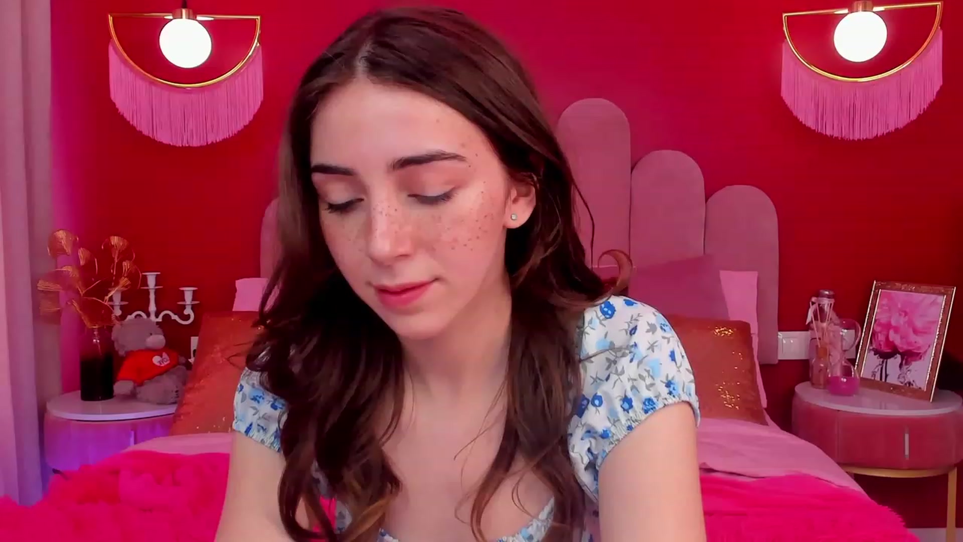 Gallery image thumbnail from ElsaYoung's myfreecams stream on, 05/05/2023, 06:30 image 19 of 20