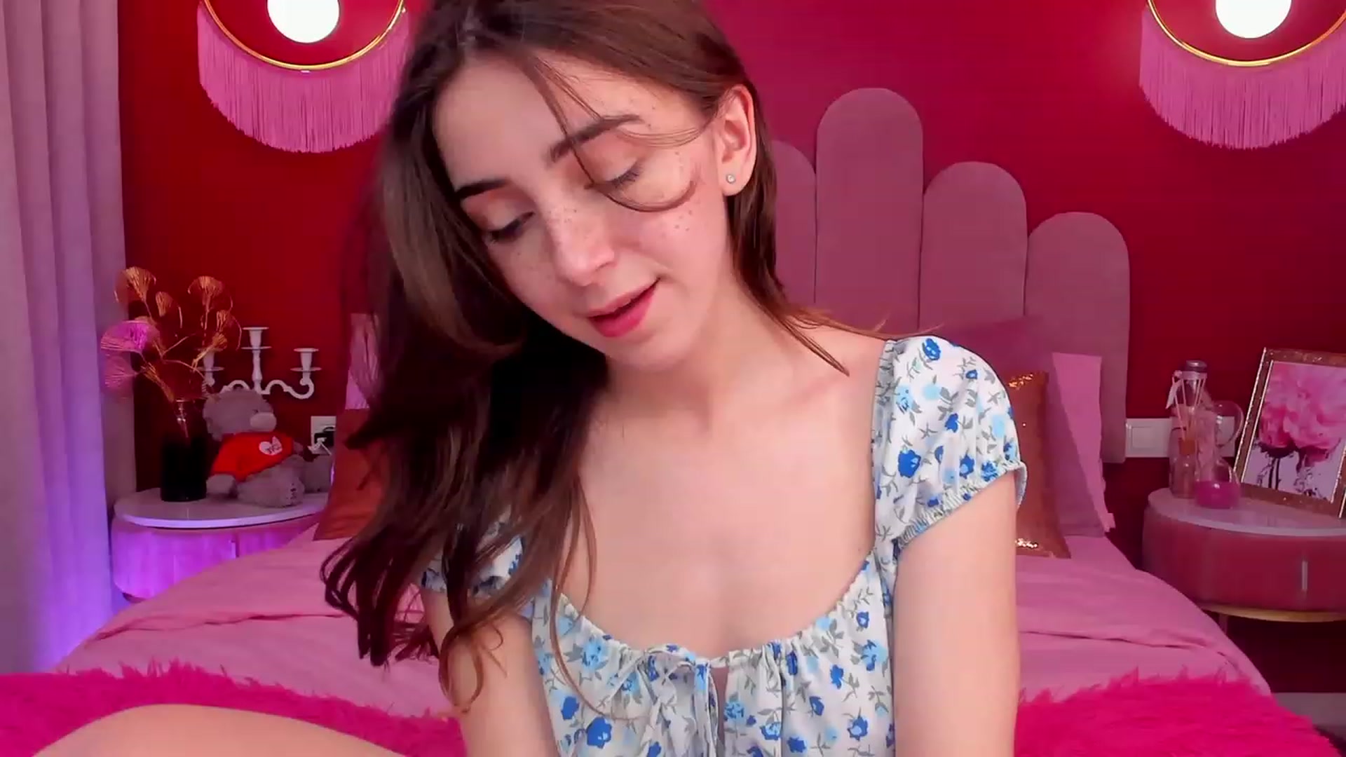 Gallery image thumbnail from ElsaYoung's myfreecams stream on, 05/05/2023, 14:13 image 10 of 20