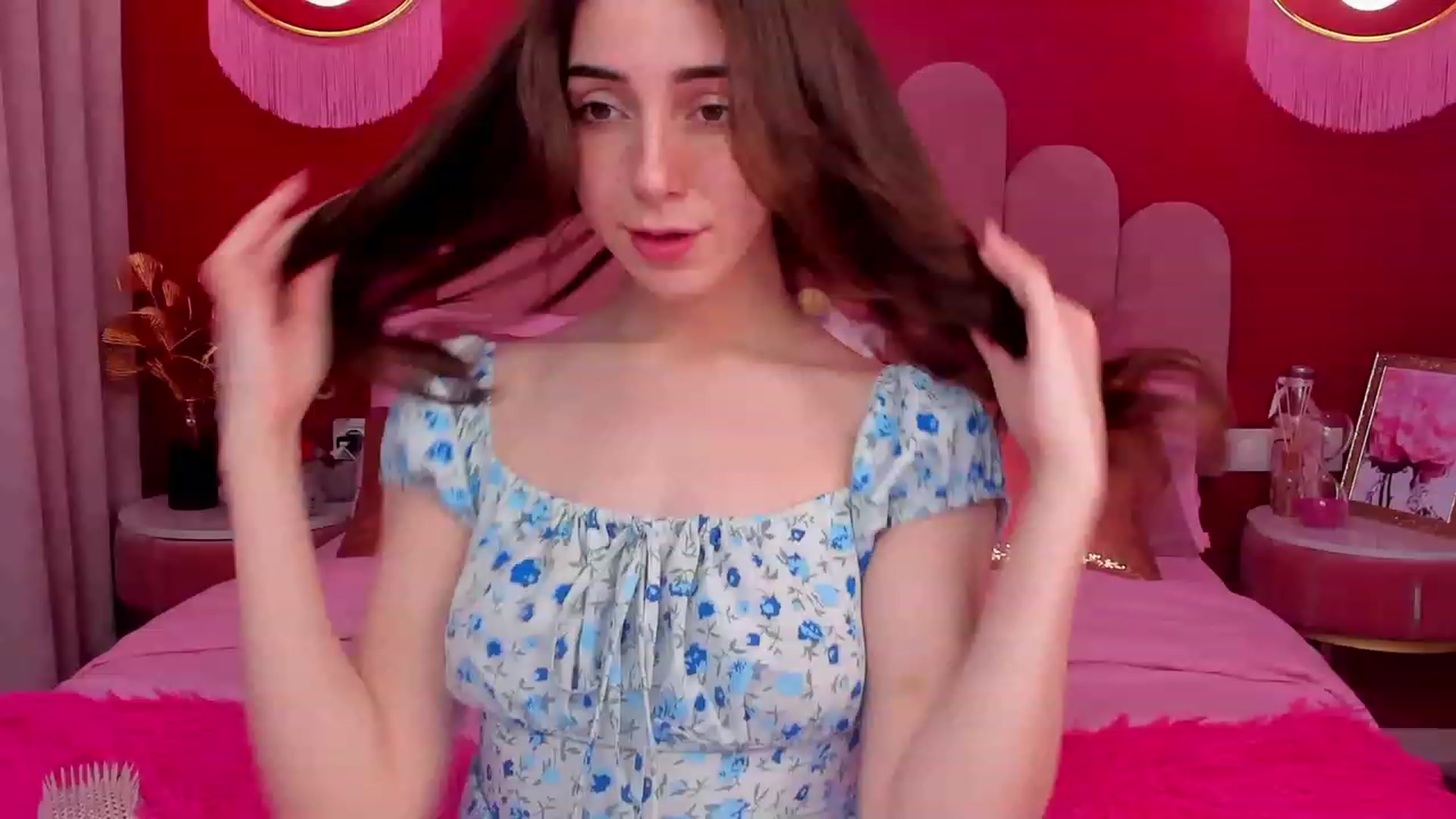 Gallery image thumbnail from ElsaYoung's myfreecams stream on, 05/05/2023, 14:13 image 6 of 20