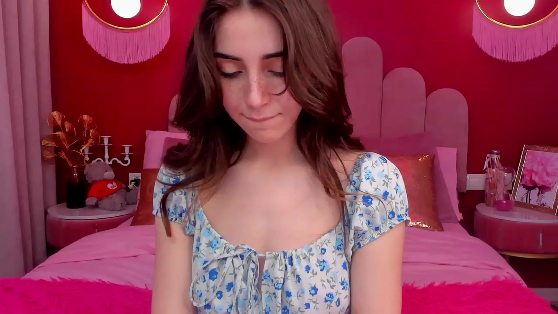 Gallery image thumbnail from ElsaYoung's myfreecams stream on, 05/05/2023, 14:13 image 8 of 20