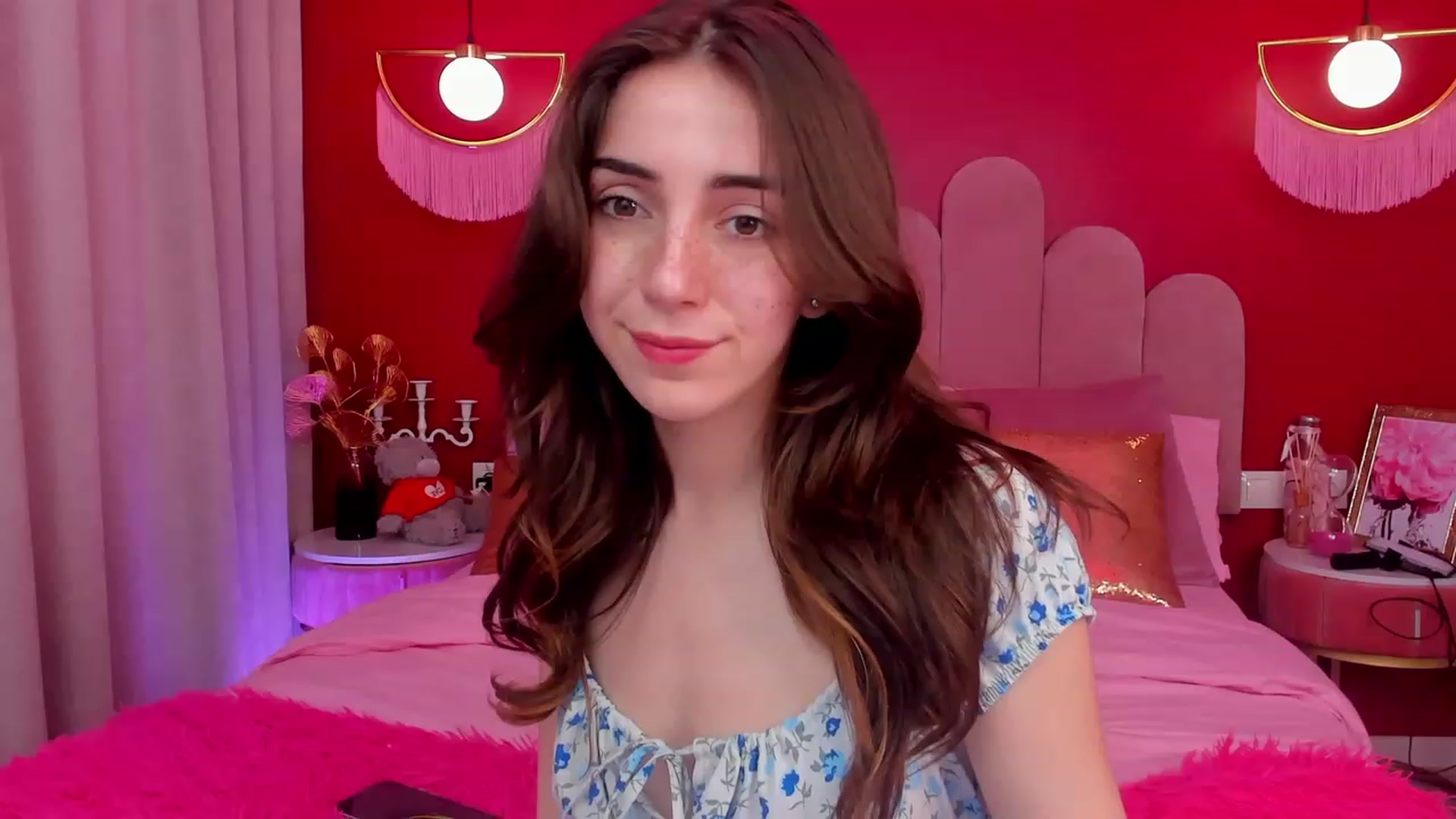 Gallery image thumbnail from ElsaYoung's myfreecams stream on, 05/05/2023, 14:36 image 1 of 20