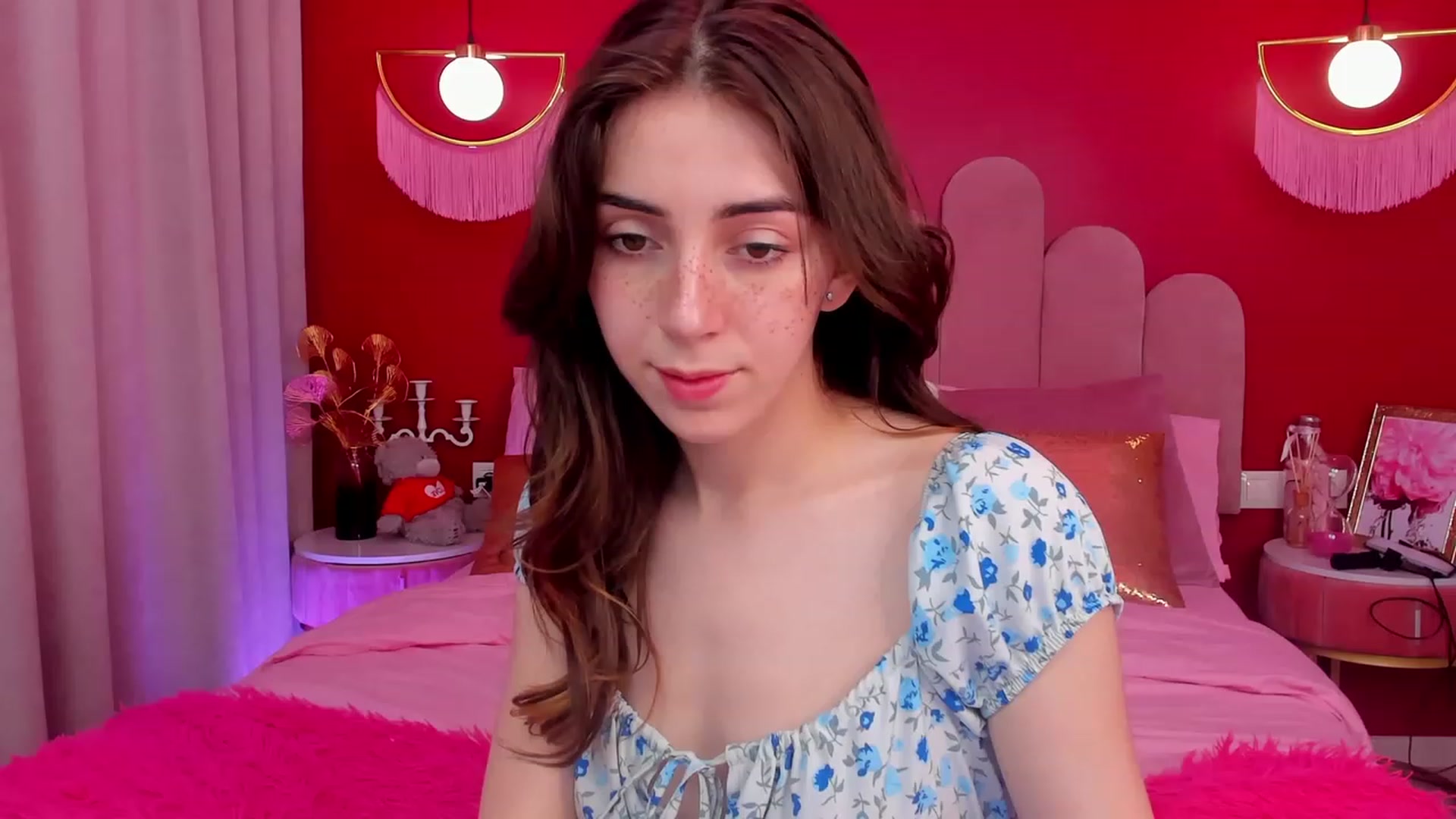 Gallery image thumbnail from ElsaYoung's myfreecams stream on, 05/05/2023, 14:36 image 4 of 20