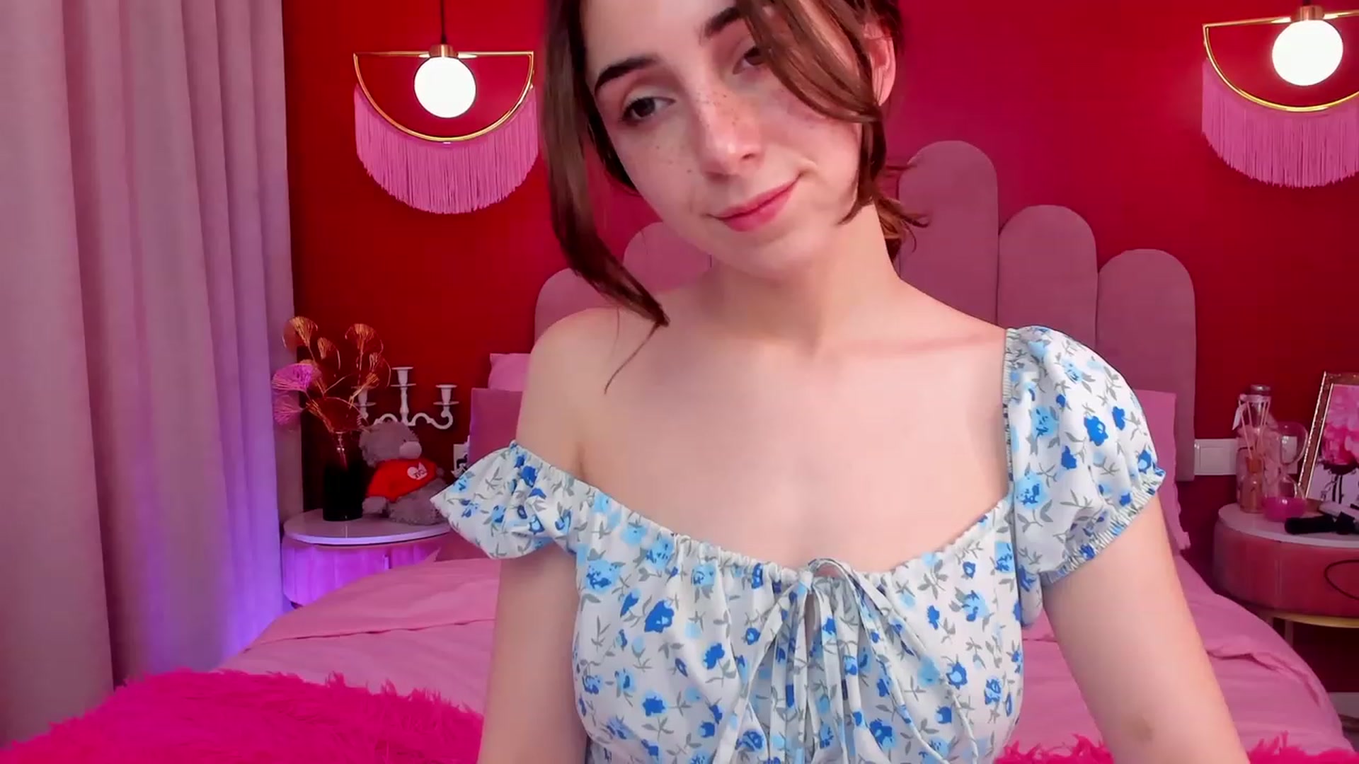 Gallery image thumbnail from ElsaYoung's myfreecams stream on, 05/05/2023, 16:00 image 7 of 20