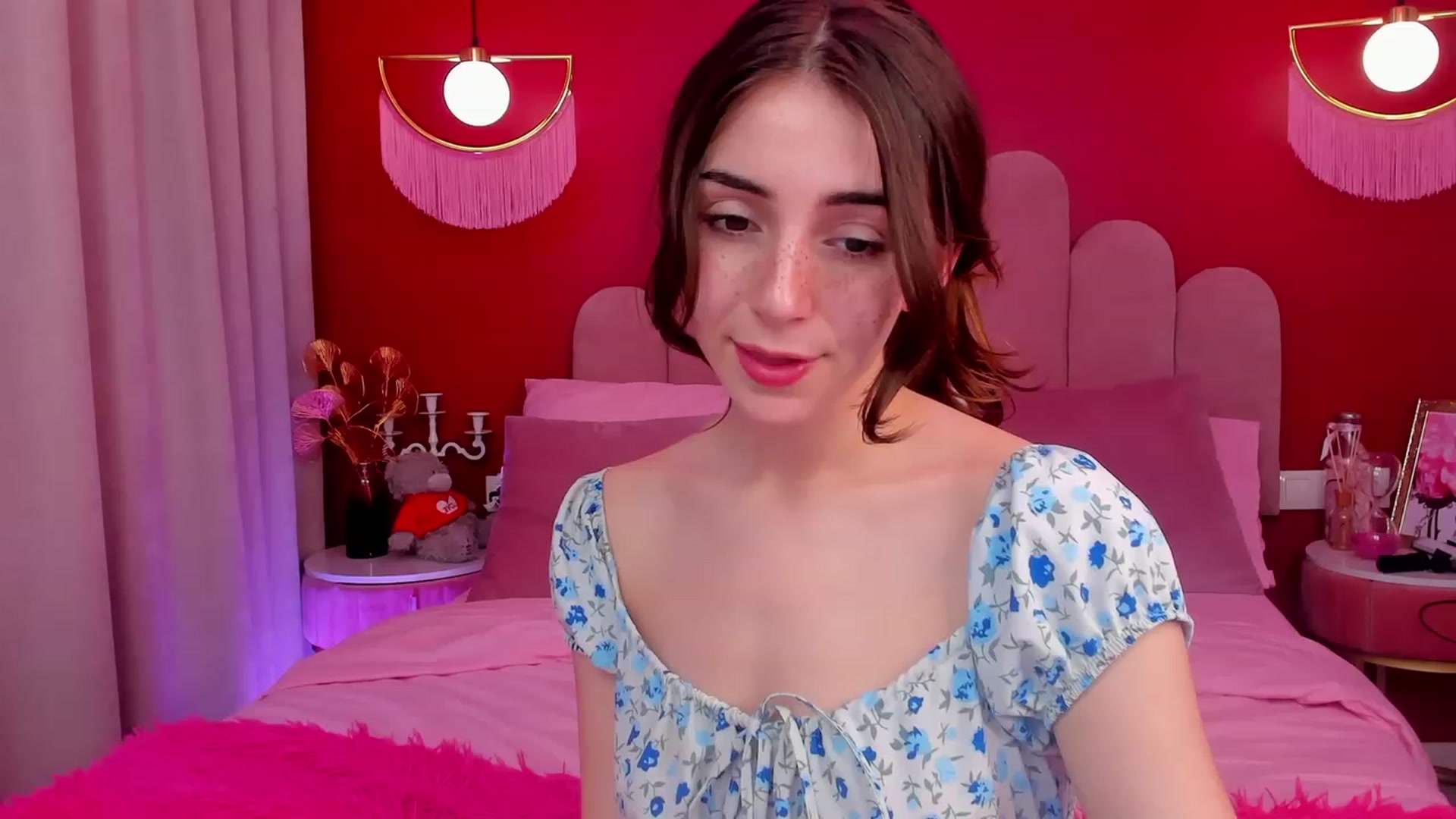 Gallery image thumbnail from ElsaYoung's myfreecams stream on, 05/05/2023, 16:00 image 1 of 20
