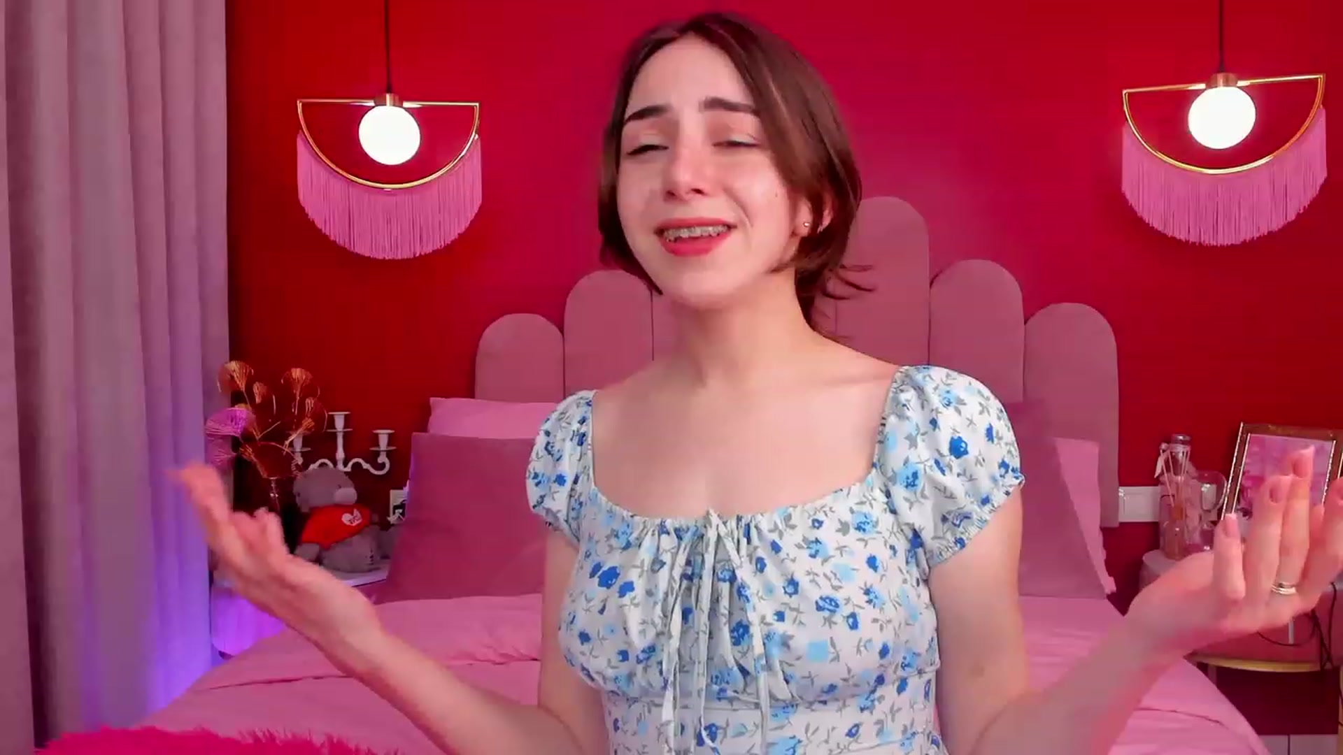 Gallery image thumbnail from ElsaYoung's myfreecams stream on, 05/05/2023, 17:02 image 19 of 20