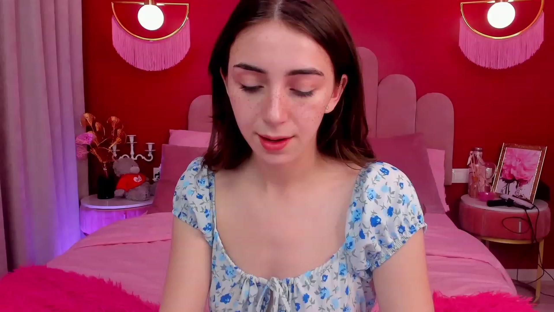 Gallery image thumbnail from ElsaYoung's myfreecams stream on, 05/05/2023, 17:02 image 10 of 20