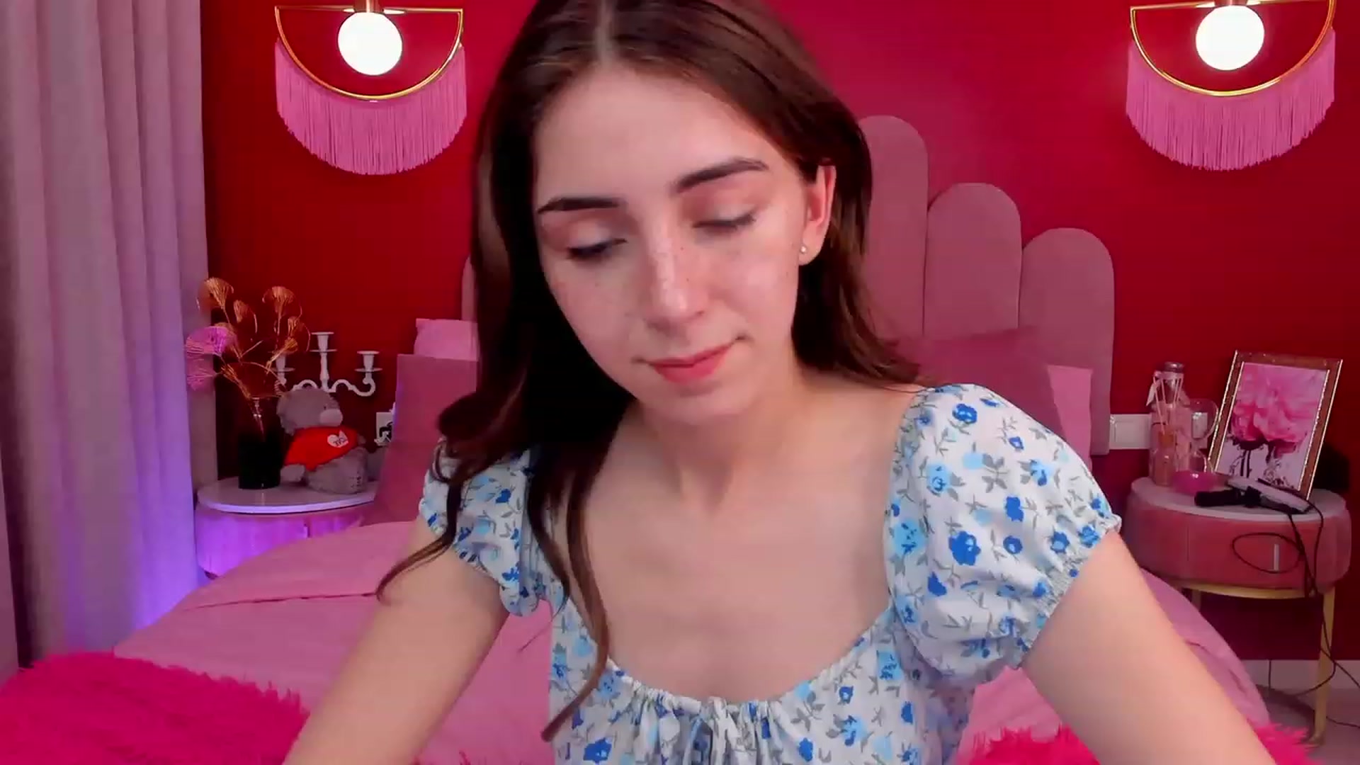 Gallery image thumbnail from ElsaYoung's myfreecams stream on, 05/05/2023, 17:02 image 9 of 20