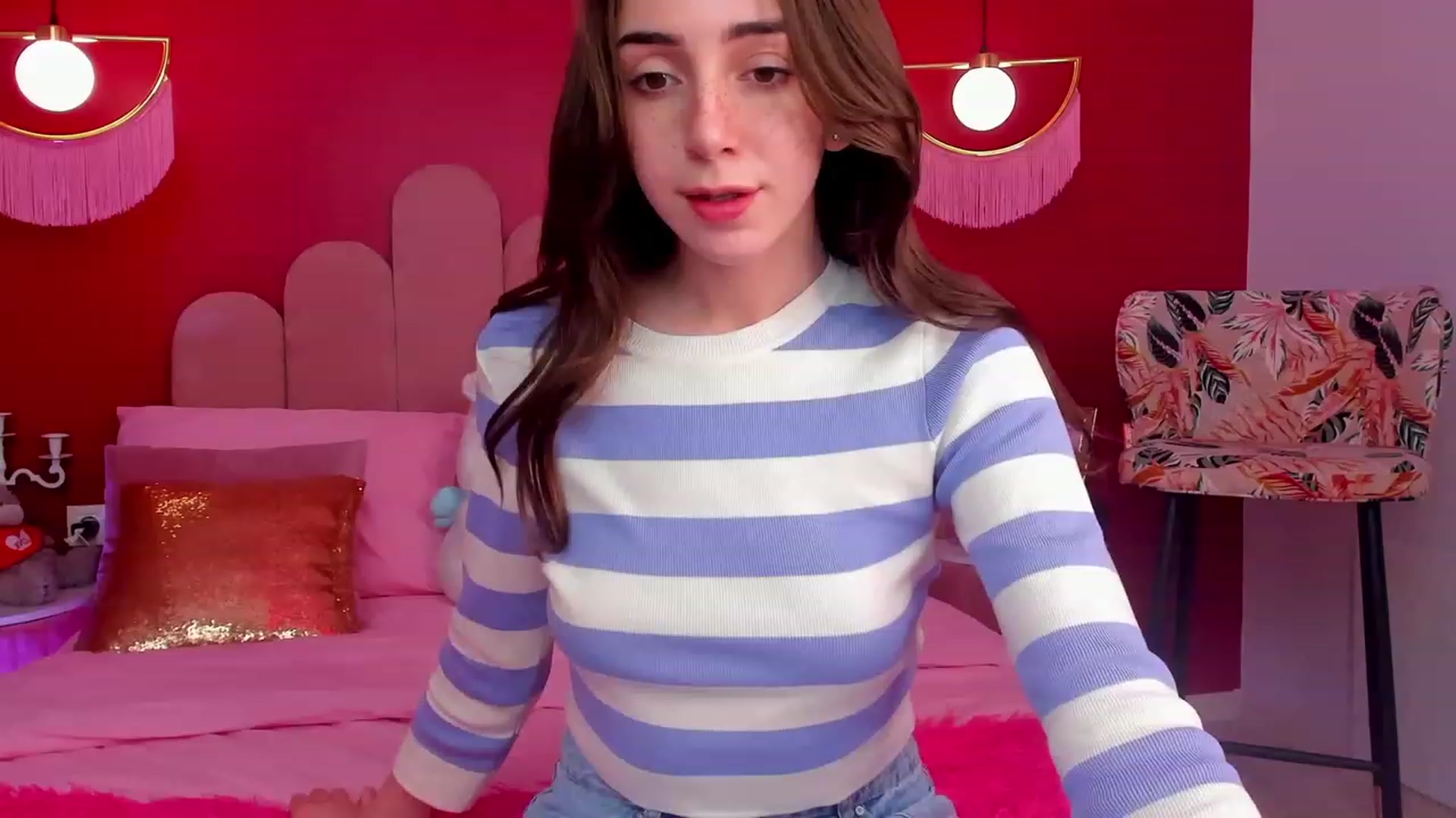 Gallery image thumbnail from ElsaYoung's myfreecams stream on, 05/05/2023, 18:58 image 18 of 20