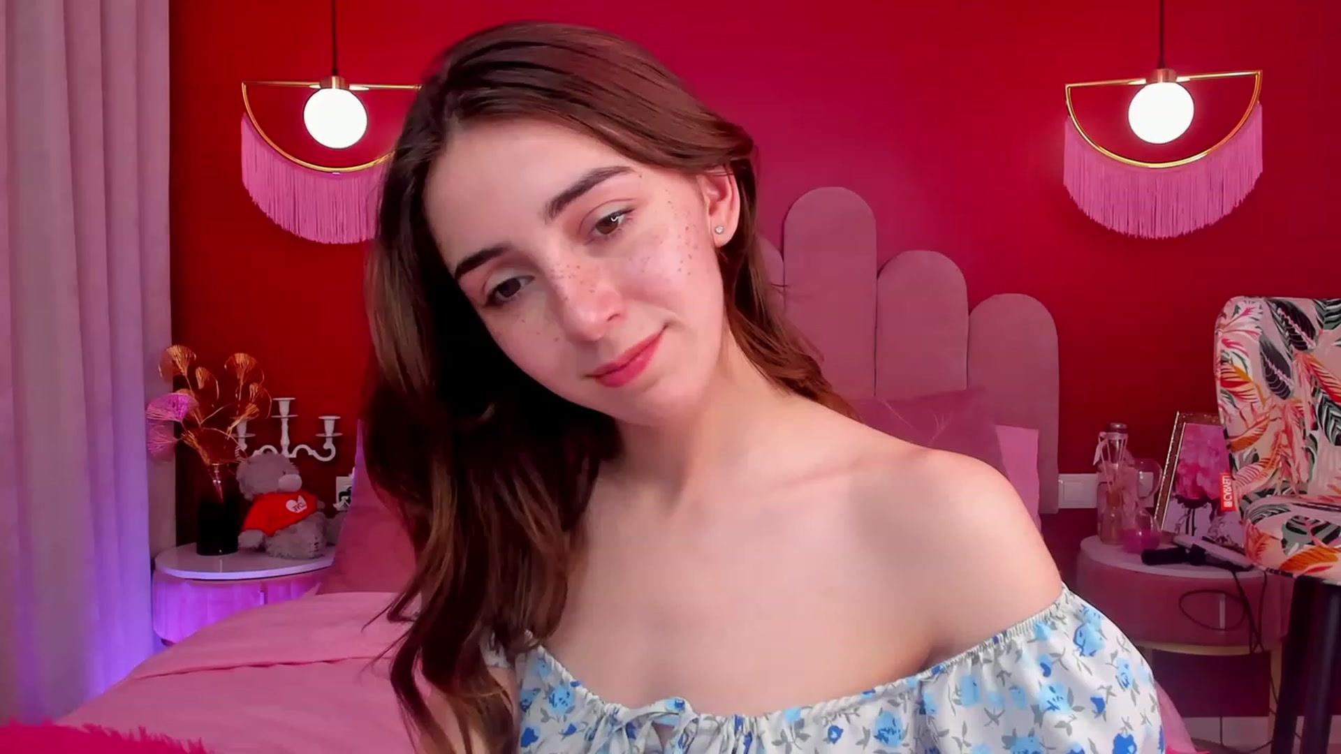 Gallery image thumbnail from ElsaYoung's myfreecams stream on, 05/05/2023, 18:58 image 11 of 20
