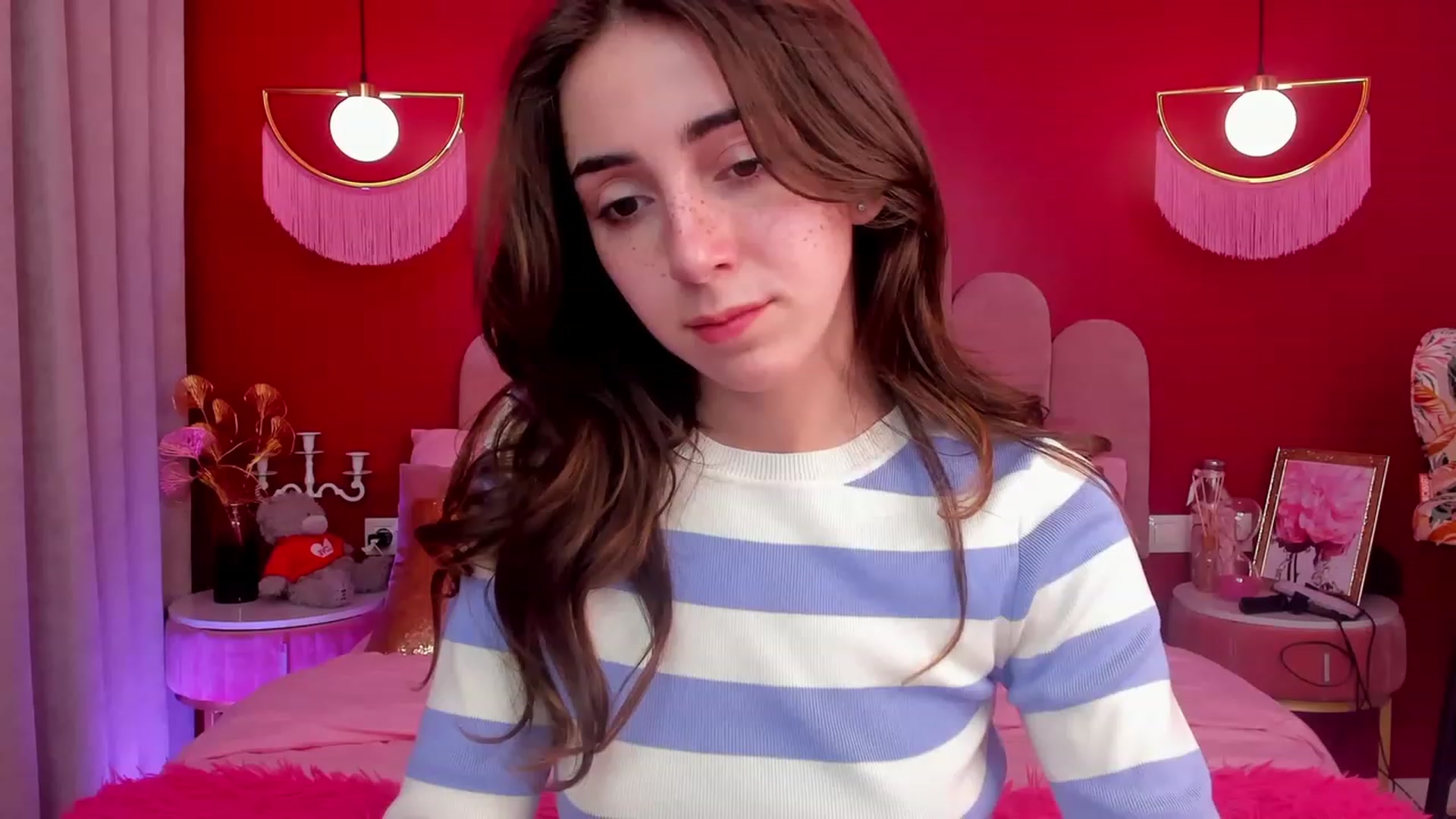 Gallery image thumbnail from ElsaYoung's myfreecams stream on, 05/05/2023, 18:58 image 17 of 20