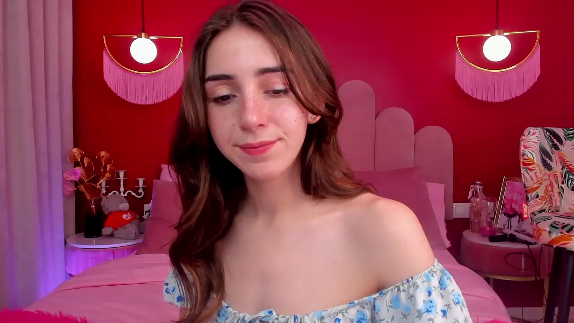 Gallery image thumbnail from ElsaYoung's myfreecams stream on, 05/05/2023, 18:58 image 12 of 20