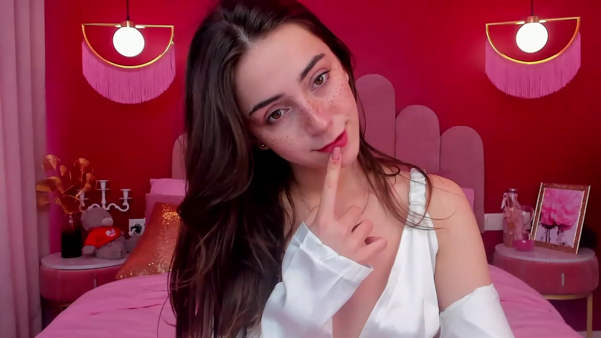Gallery image thumbnail from ElsaYoung's myfreecams stream on, 05/07/2023, 07:00 image 17 of 20