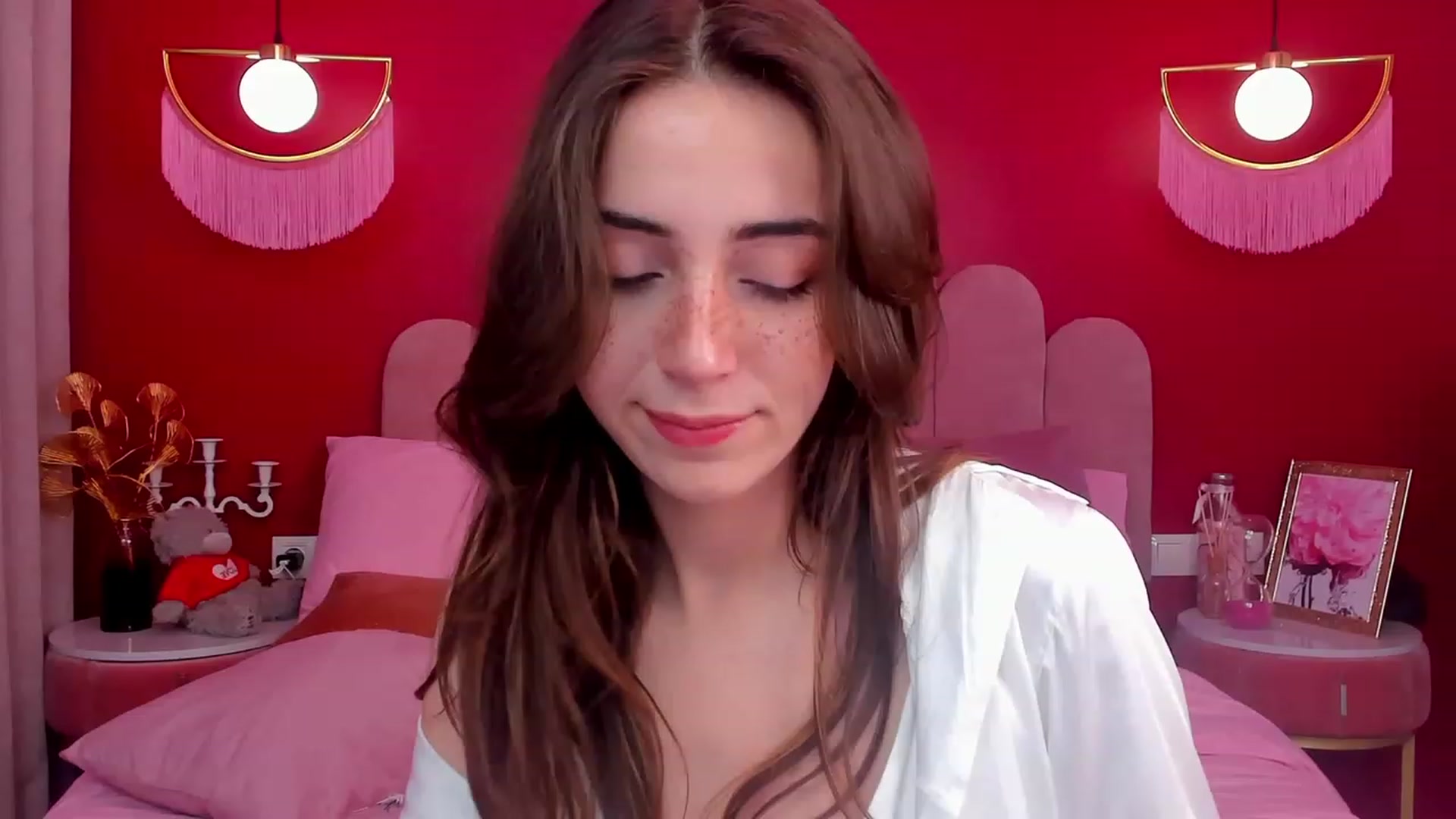 Gallery image thumbnail from ElsaYoung's myfreecams stream on, 05/07/2023, 08:03 image 8 of 20