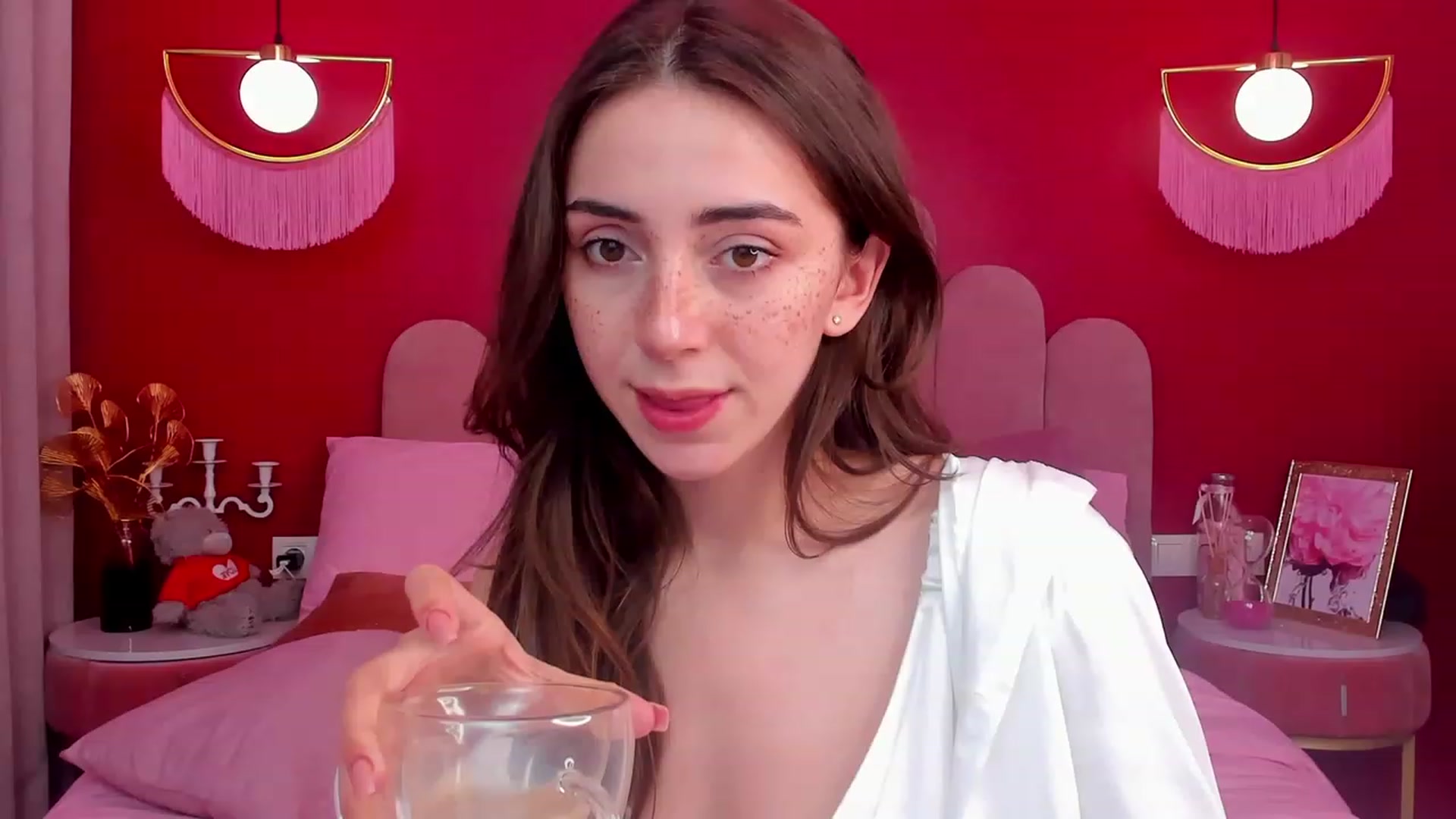 Gallery image thumbnail from ElsaYoung's myfreecams stream on, 05/07/2023, 08:03 image 6 of 20
