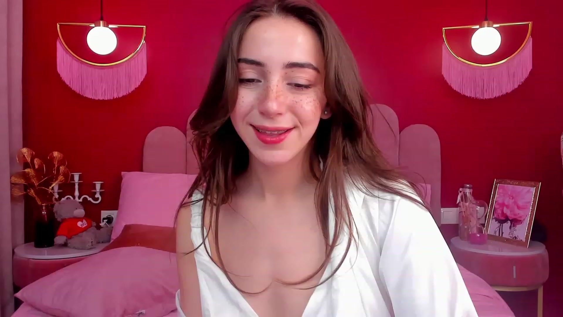 Gallery image thumbnail from ElsaYoung's myfreecams stream on, 05/07/2023, 08:03 image 13 of 20