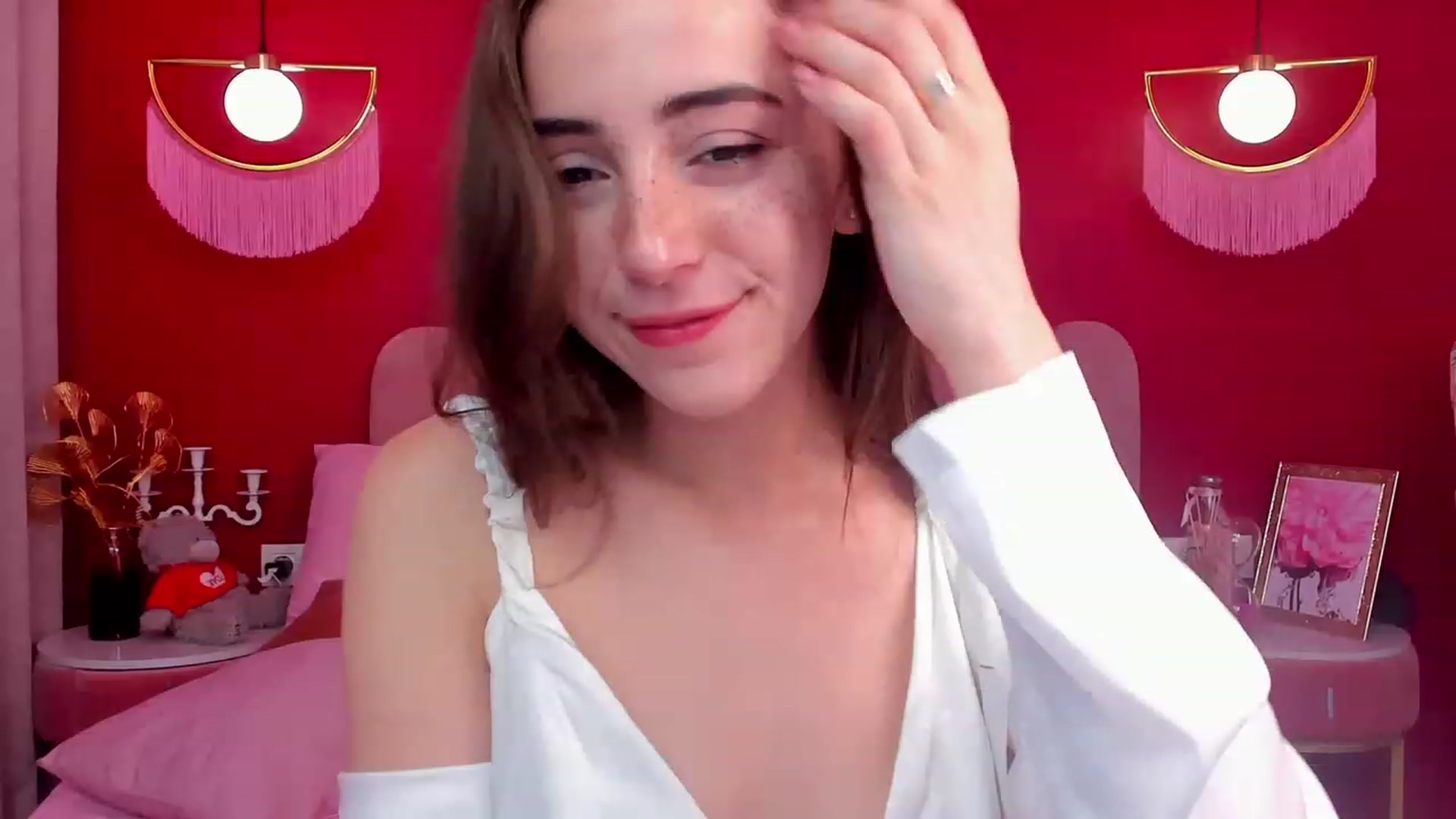 Gallery image thumbnail from ElsaYoung's myfreecams stream on, 05/07/2023, 08:03 image 17 of 20