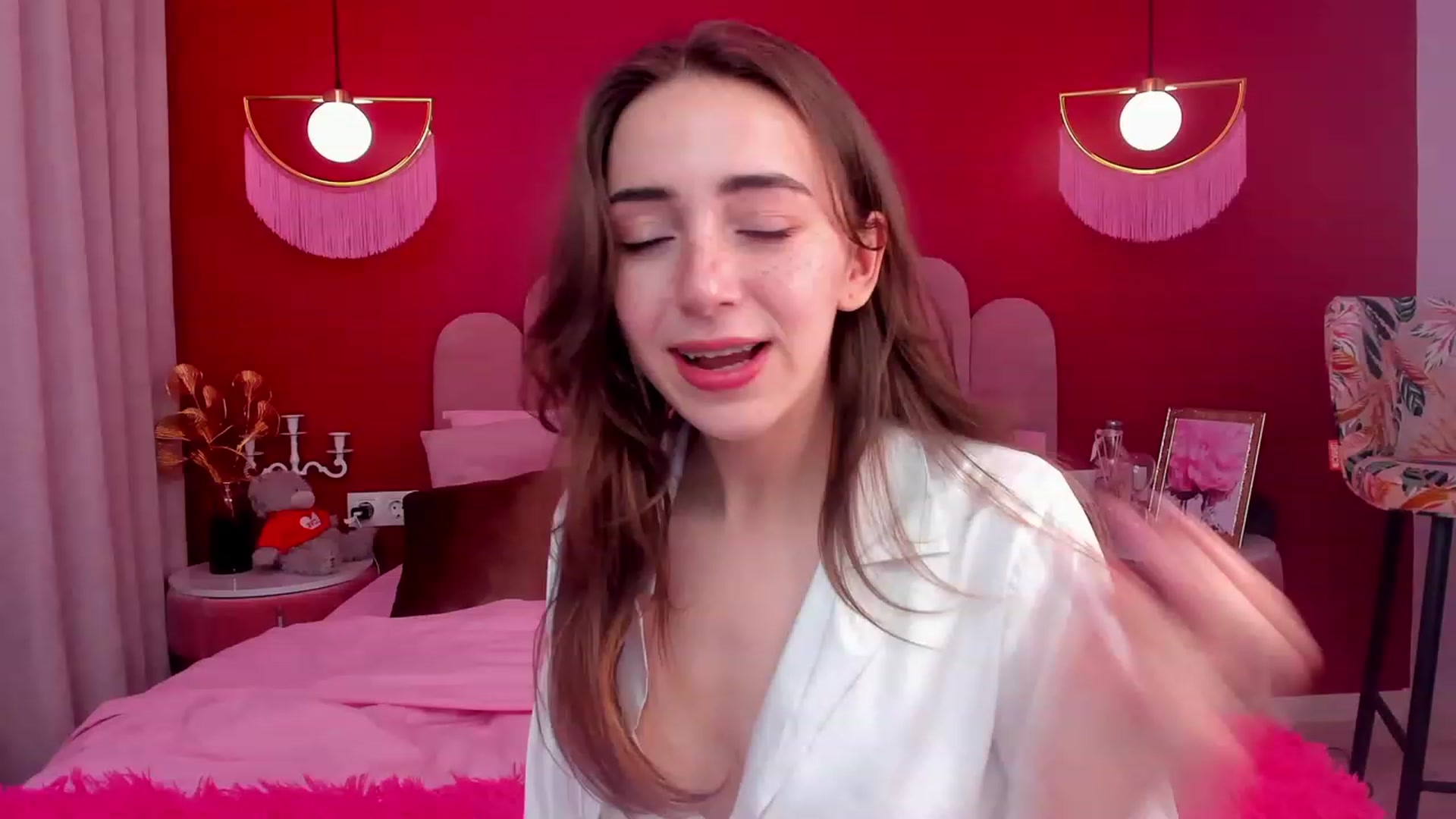 Gallery image thumbnail from ElsaYoung's myfreecams stream on, 05/07/2023, 15:44 image 6 of 20