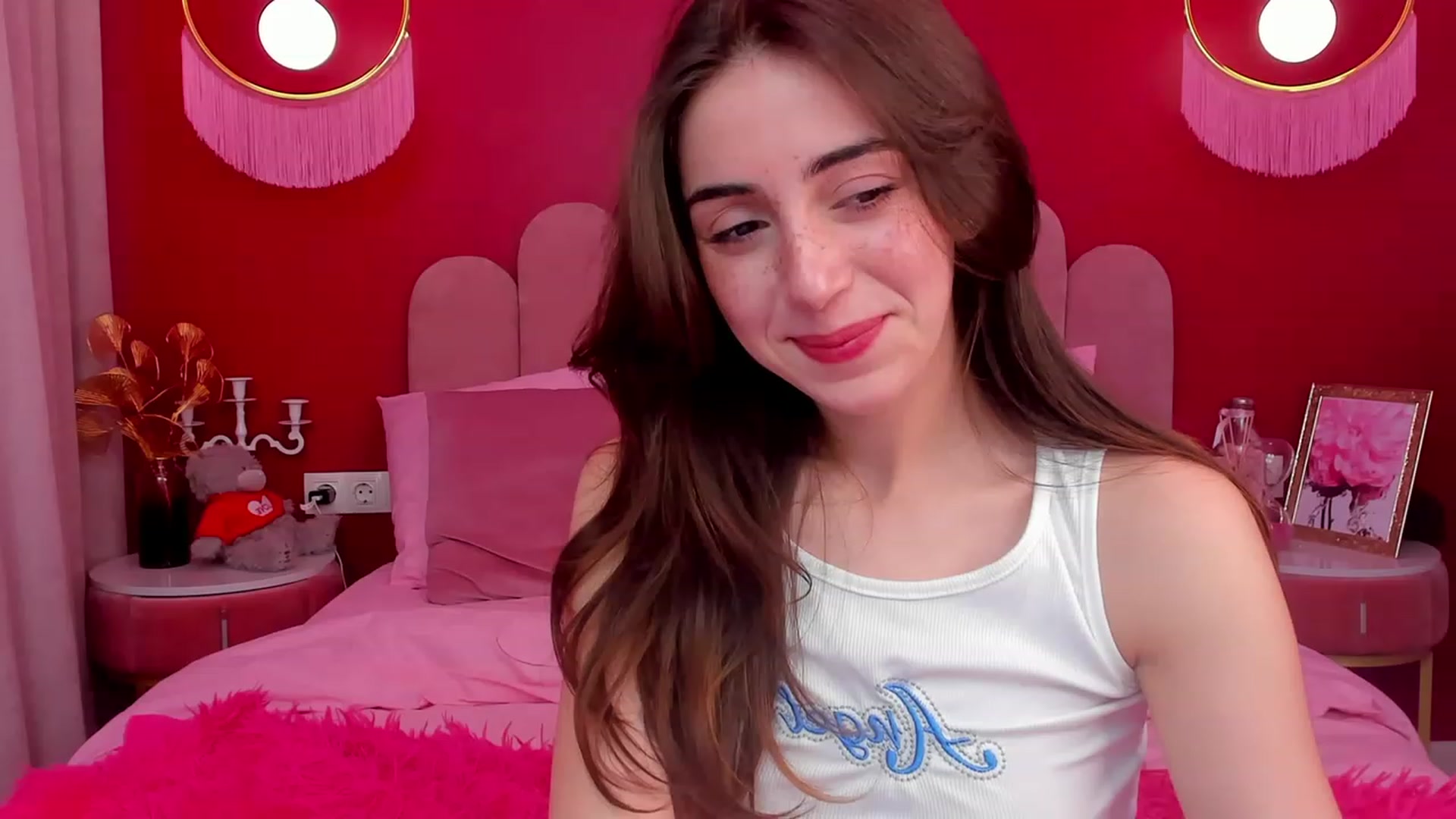 Gallery image thumbnail from ElsaYoung's myfreecams stream on, 05/09/2023, 13:15 image 9 of 20