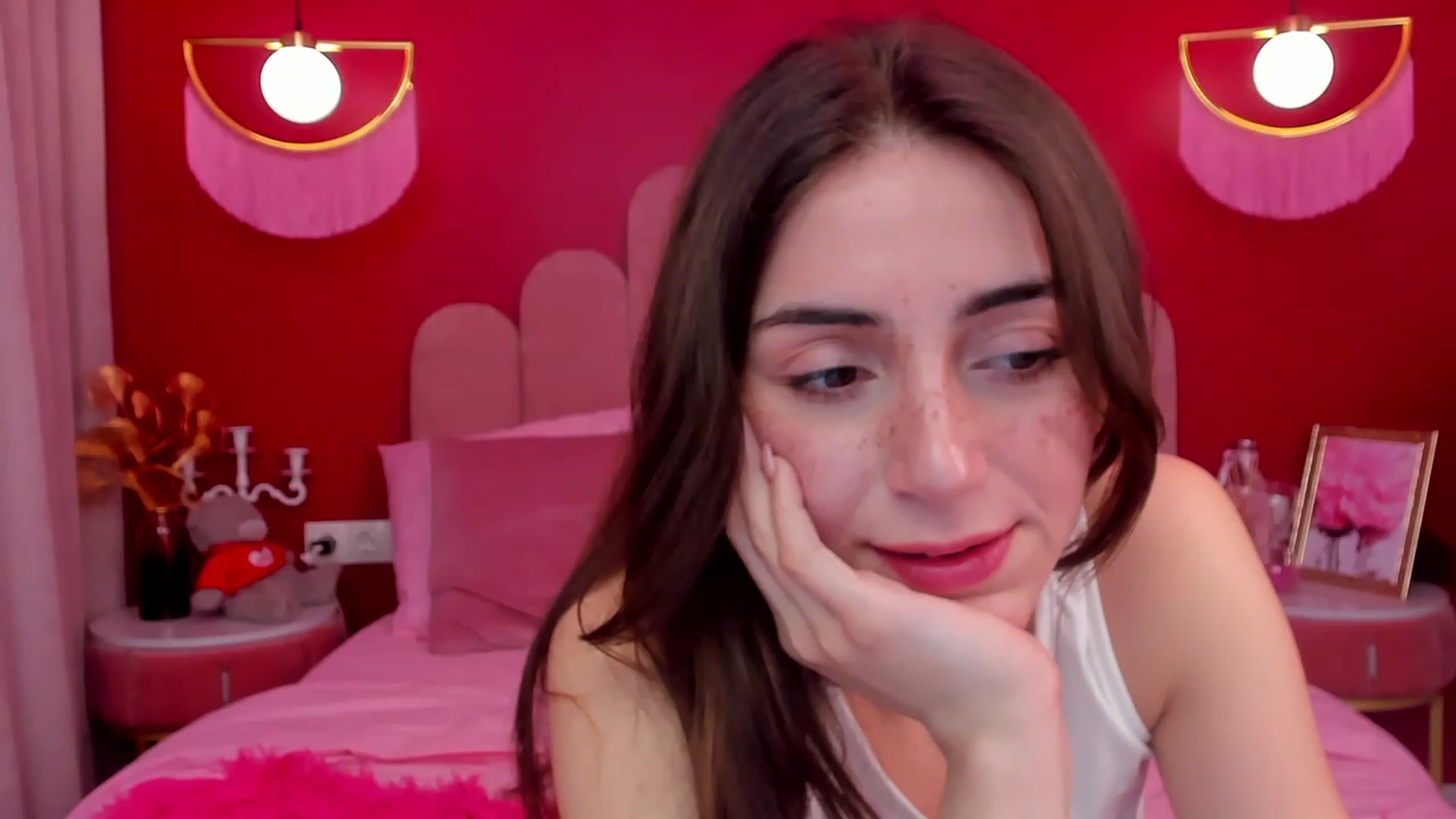 Gallery image thumbnail from ElsaYoung's myfreecams stream on, 05/09/2023, 13:15 image 15 of 20
