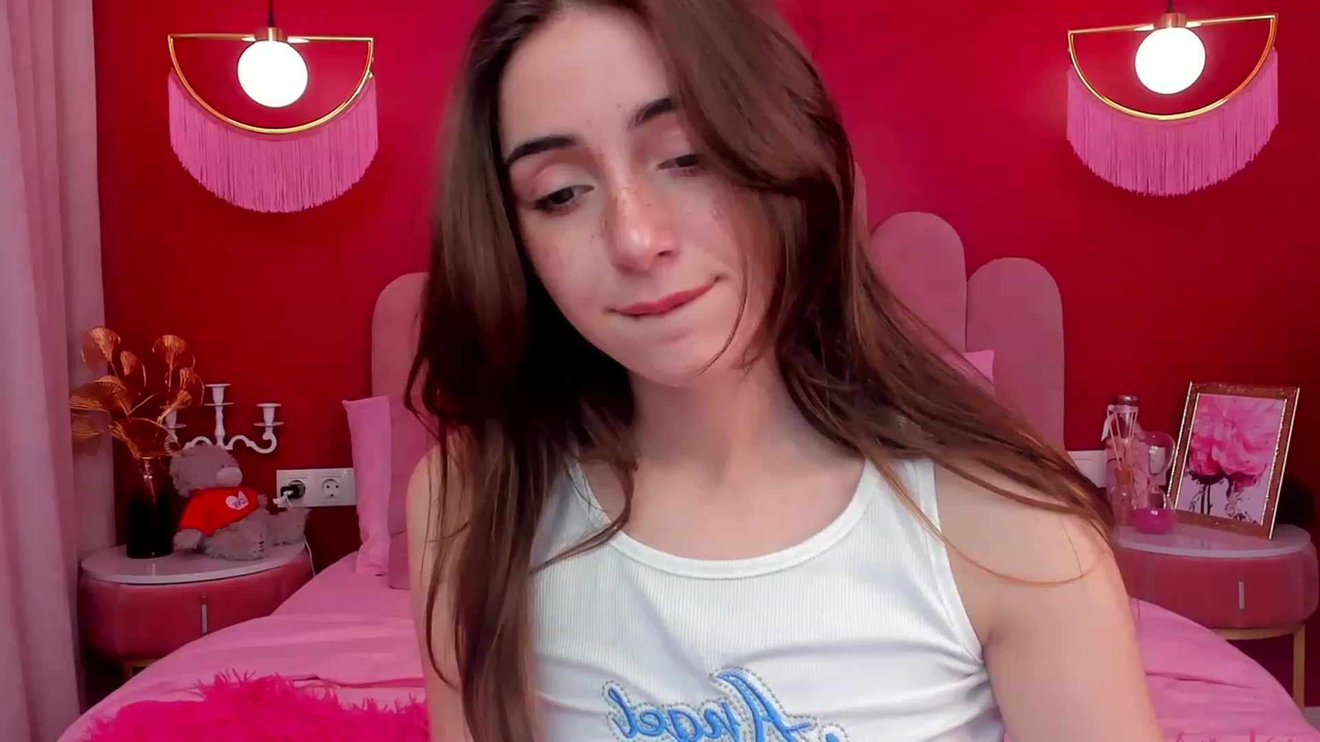 Gallery image thumbnail from ElsaYoung's myfreecams stream on, 05/09/2023, 13:15 image 18 of 20