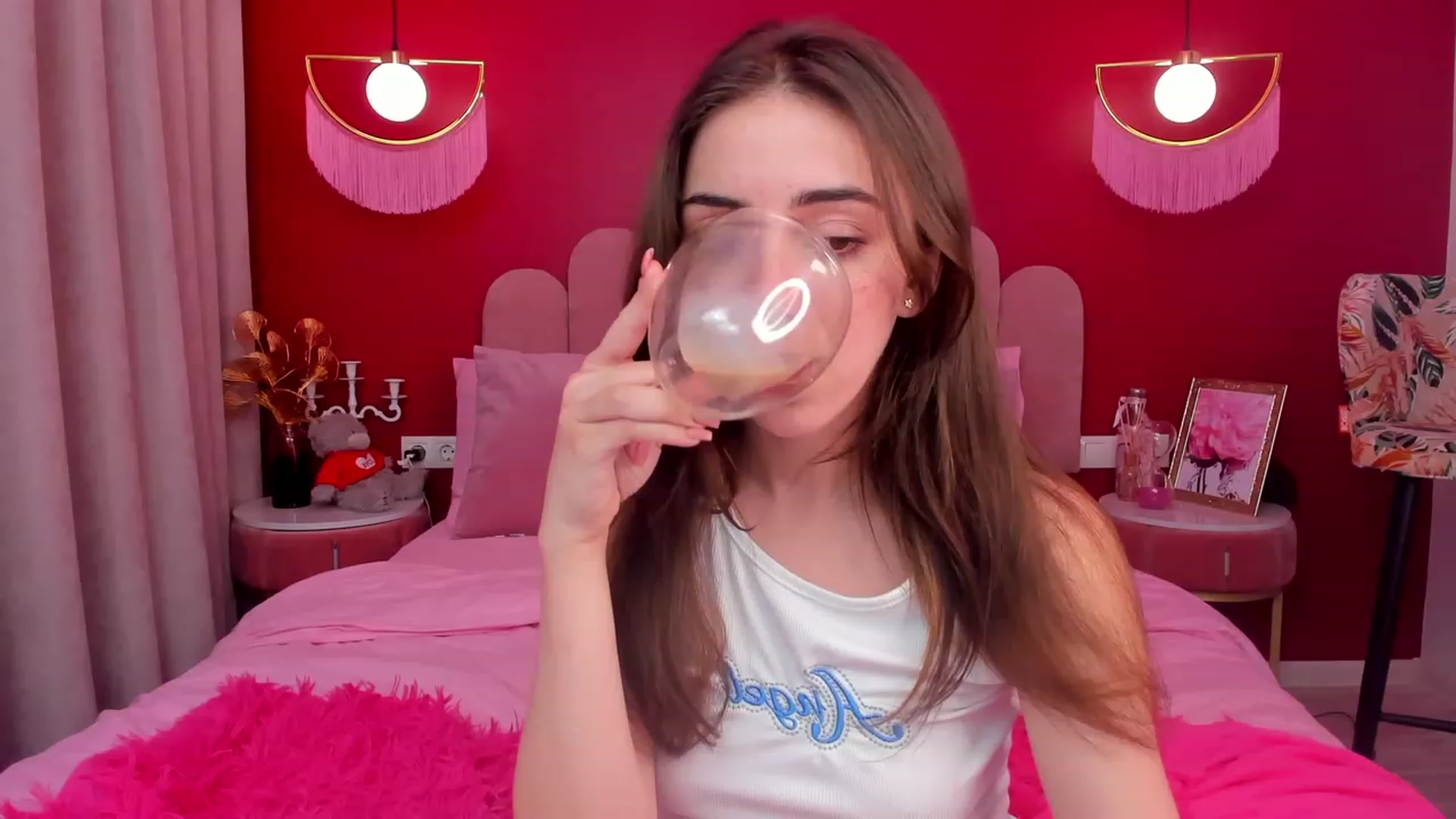 Gallery image thumbnail from ElsaYoung's myfreecams stream on, 05/09/2023, 17:19 image 14 of 20