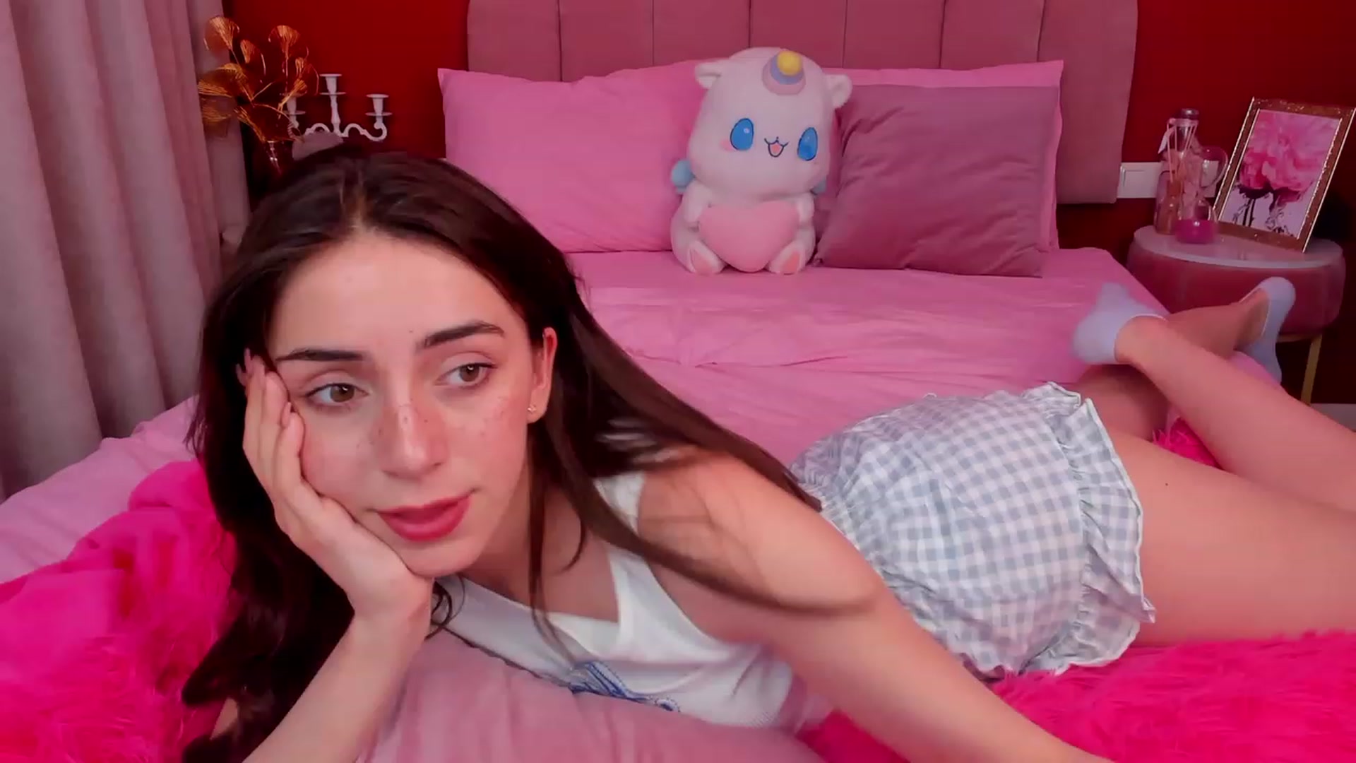 Gallery image thumbnail from ElsaYoung's myfreecams stream on, 05/09/2023, 17:19 image 6 of 20