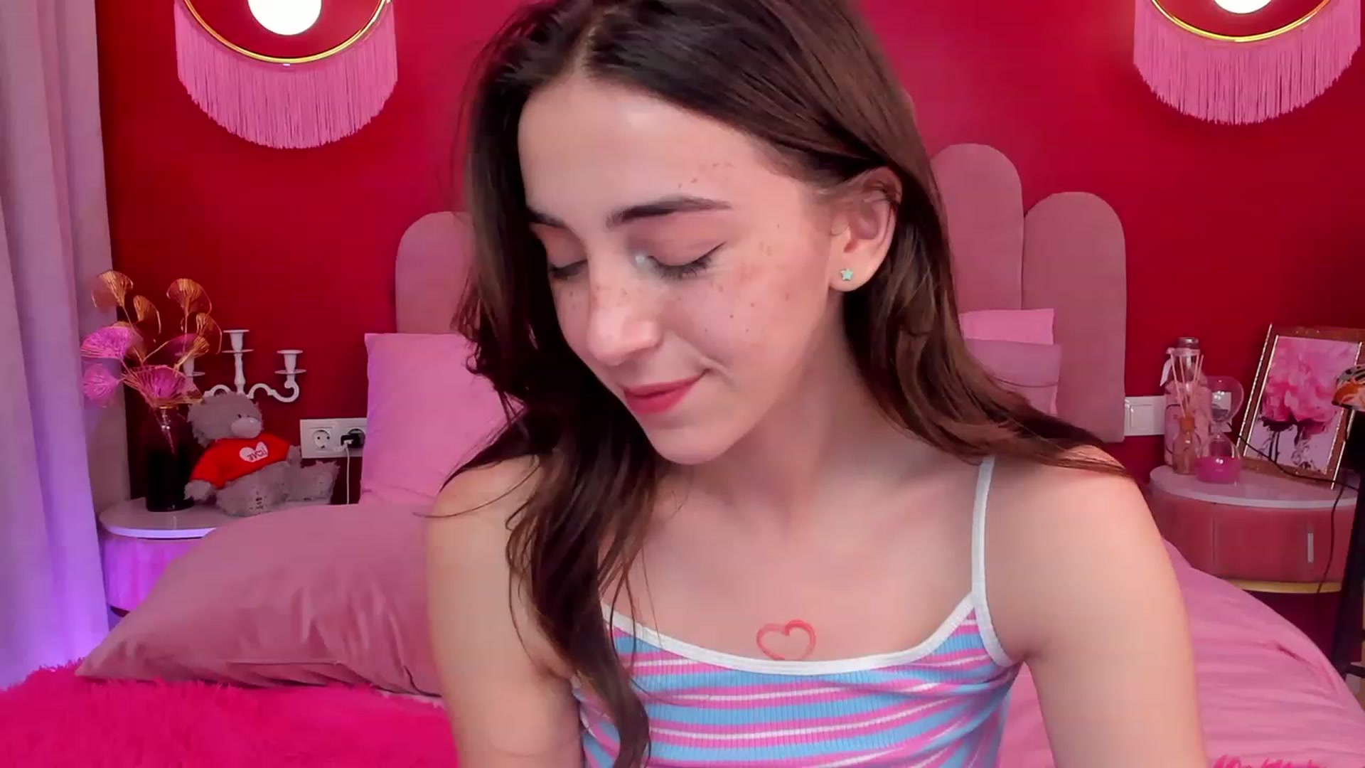 Gallery image thumbnail from ElsaYoung's myfreecams stream on, 05/10/2023, 17:58 image 15 of 20