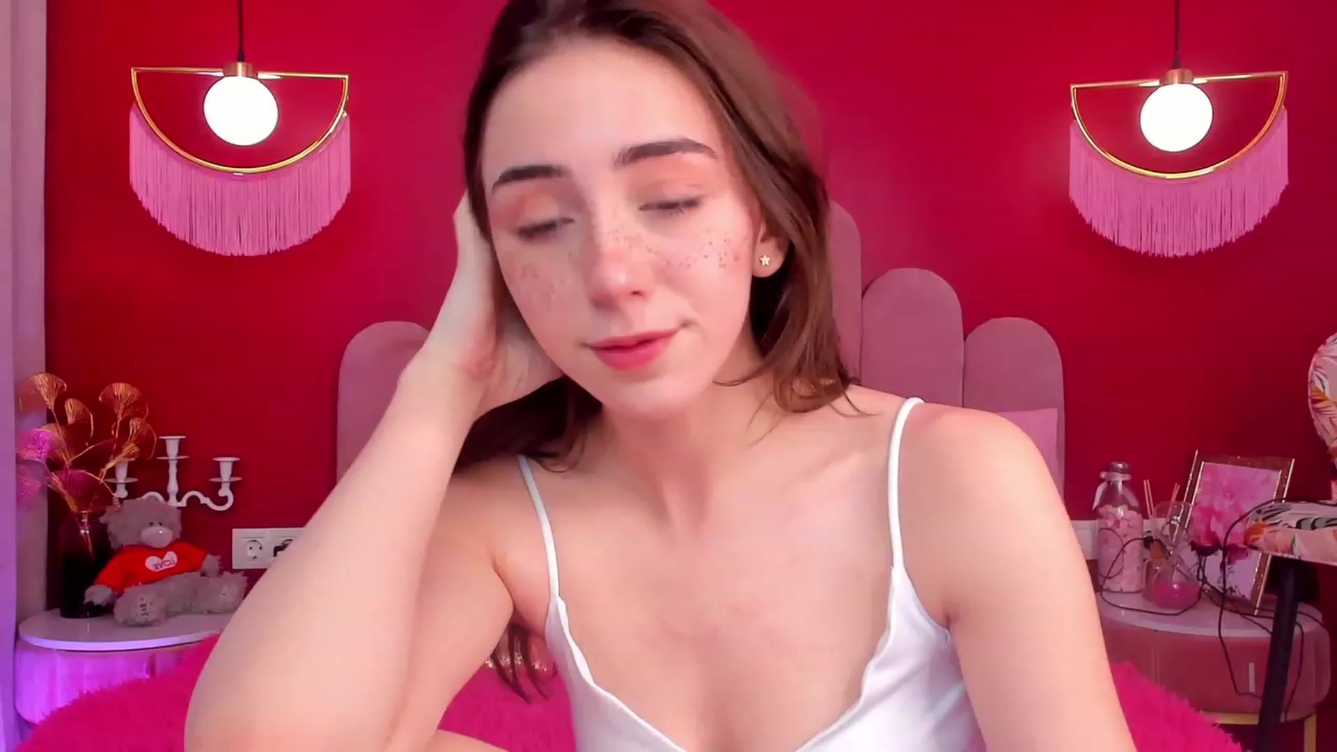 Gallery image thumbnail from ElsaYoung's myfreecams stream on, 05/12/2023, 07:36 image 12 of 20