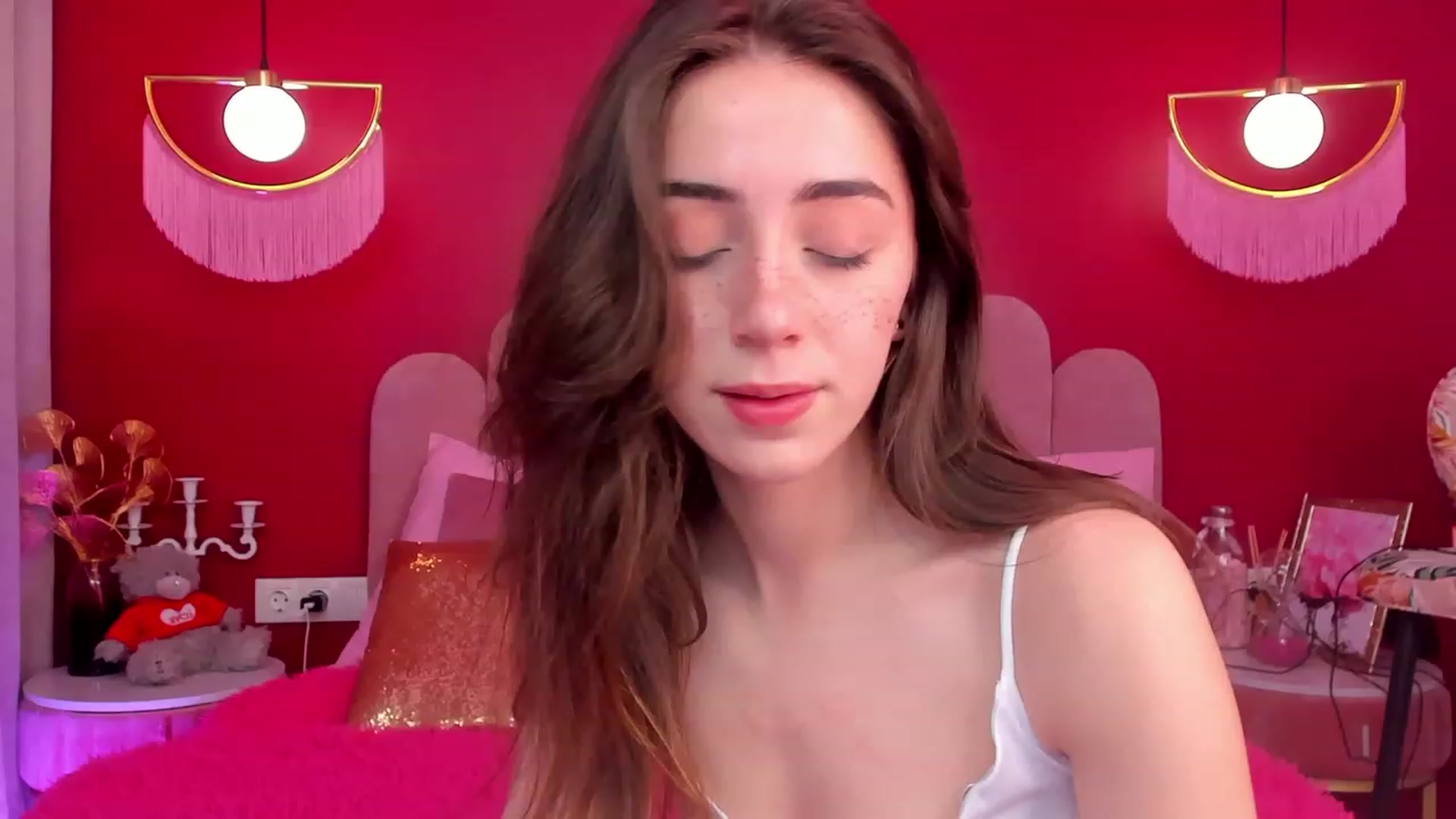 Gallery image thumbnail from ElsaYoung's myfreecams stream on, 05/12/2023, 07:36 image 14 of 20