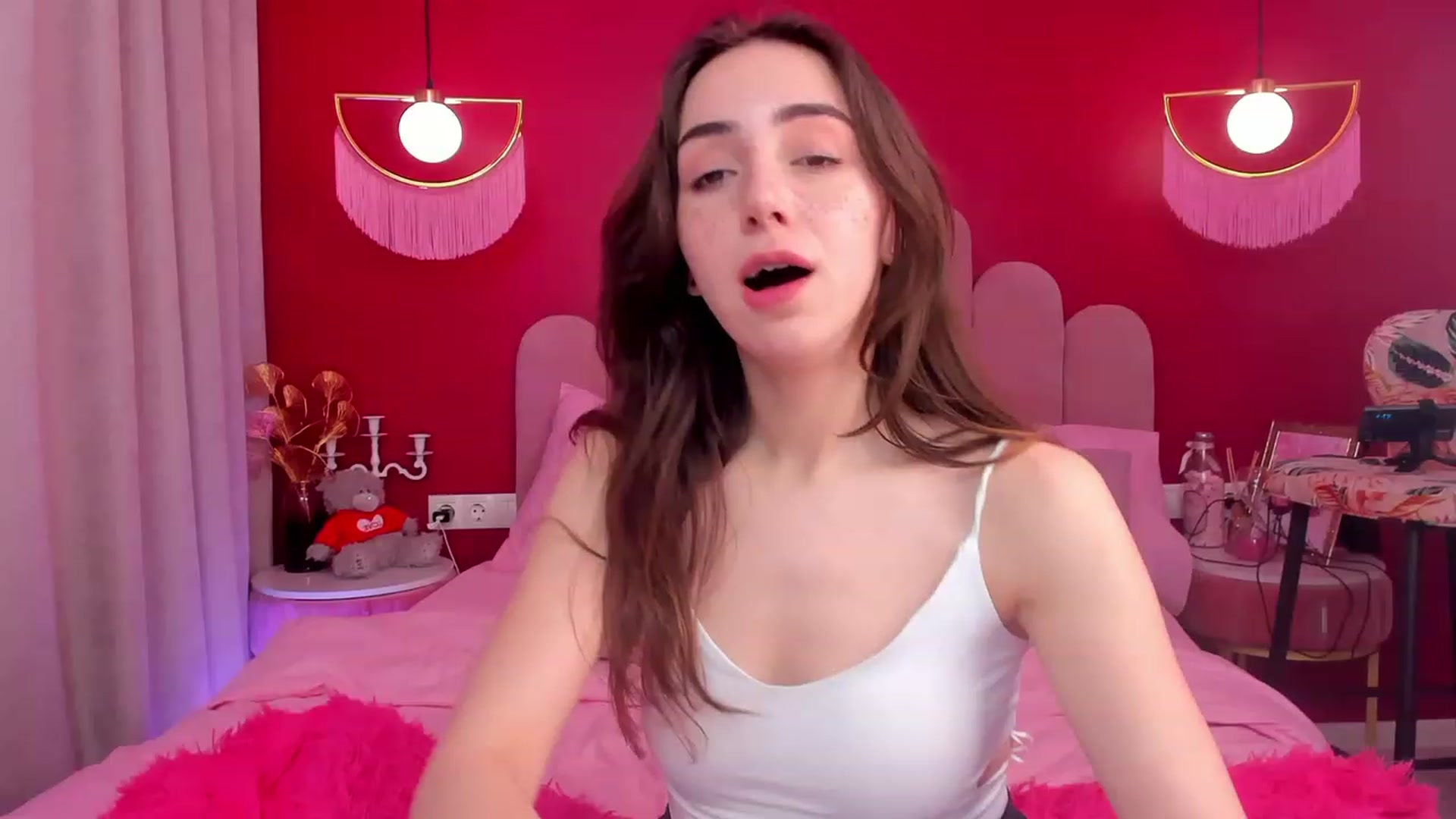 Gallery image thumbnail from ElsaYoung's myfreecams stream on, 05/12/2023, 14:37 image 18 of 20