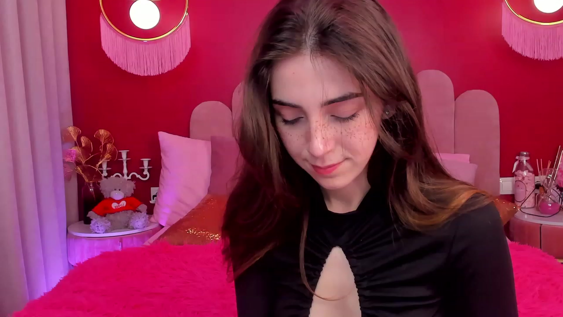 Gallery image thumbnail from ElsaYoung's myfreecams stream on, 05/13/2023, 09:09 image 15 of 20