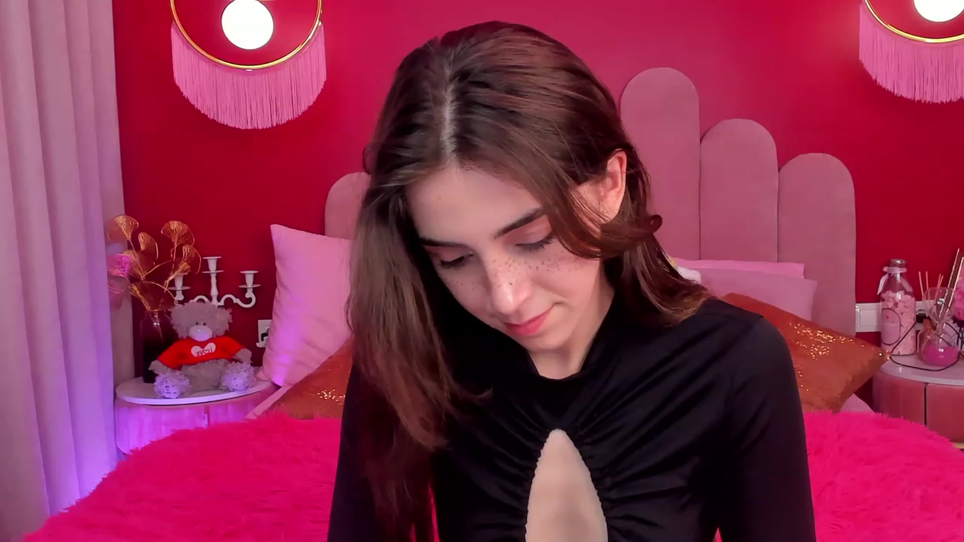 Gallery image thumbnail from ElsaYoung's myfreecams stream on, 05/13/2023, 09:09 image 19 of 20