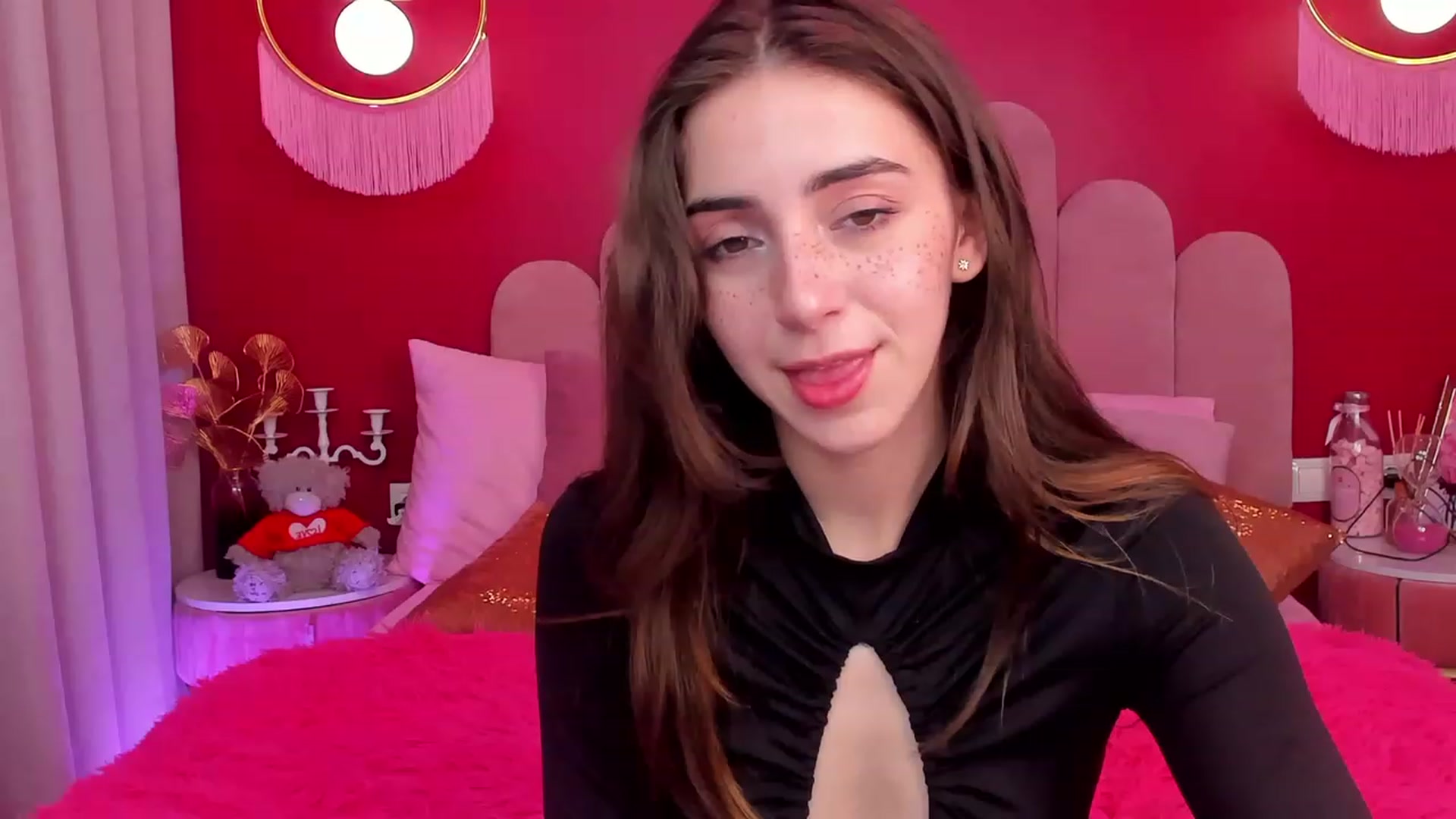 Gallery image thumbnail from ElsaYoung's myfreecams stream on, 05/13/2023, 09:09 image 20 of 20