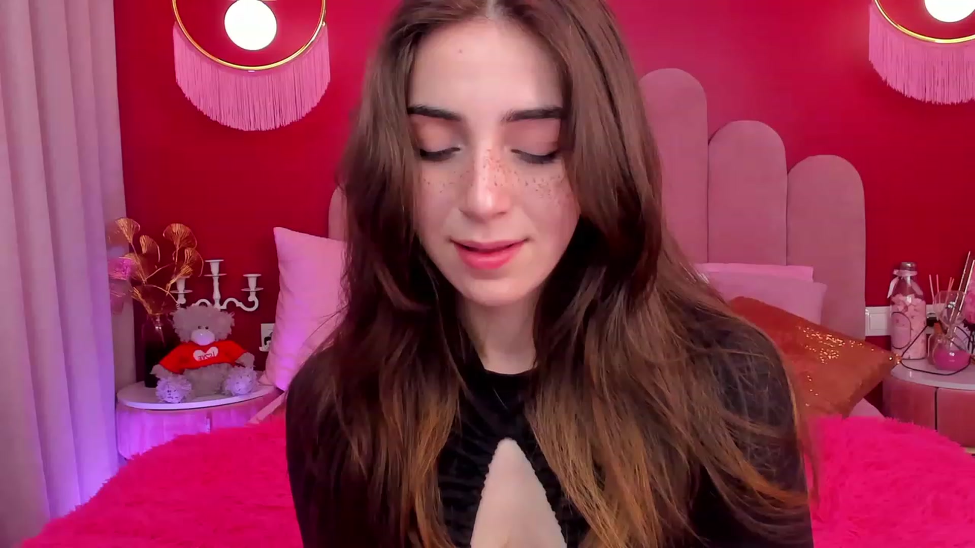 Gallery image thumbnail from ElsaYoung's myfreecams stream on, 05/13/2023, 09:09 image 17 of 20
