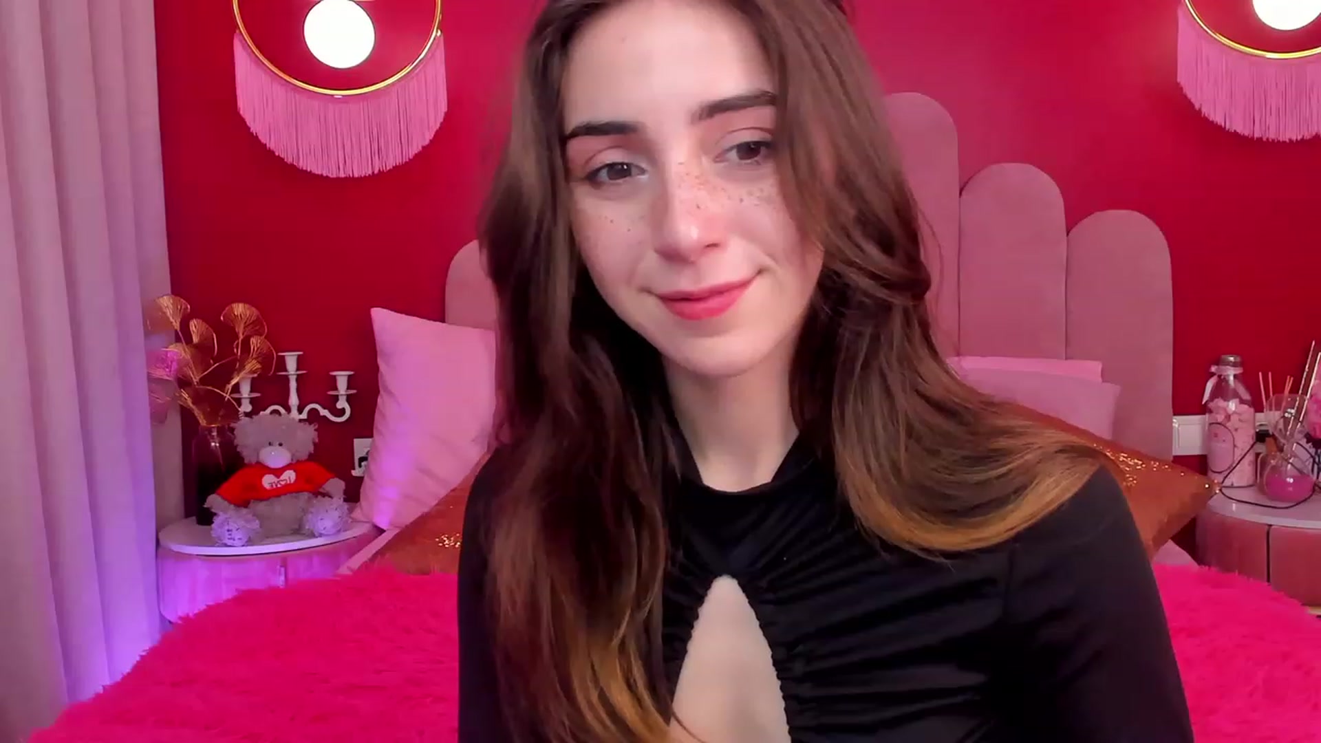 Gallery image thumbnail from ElsaYoung's myfreecams stream on, 05/13/2023, 09:09 image 16 of 20