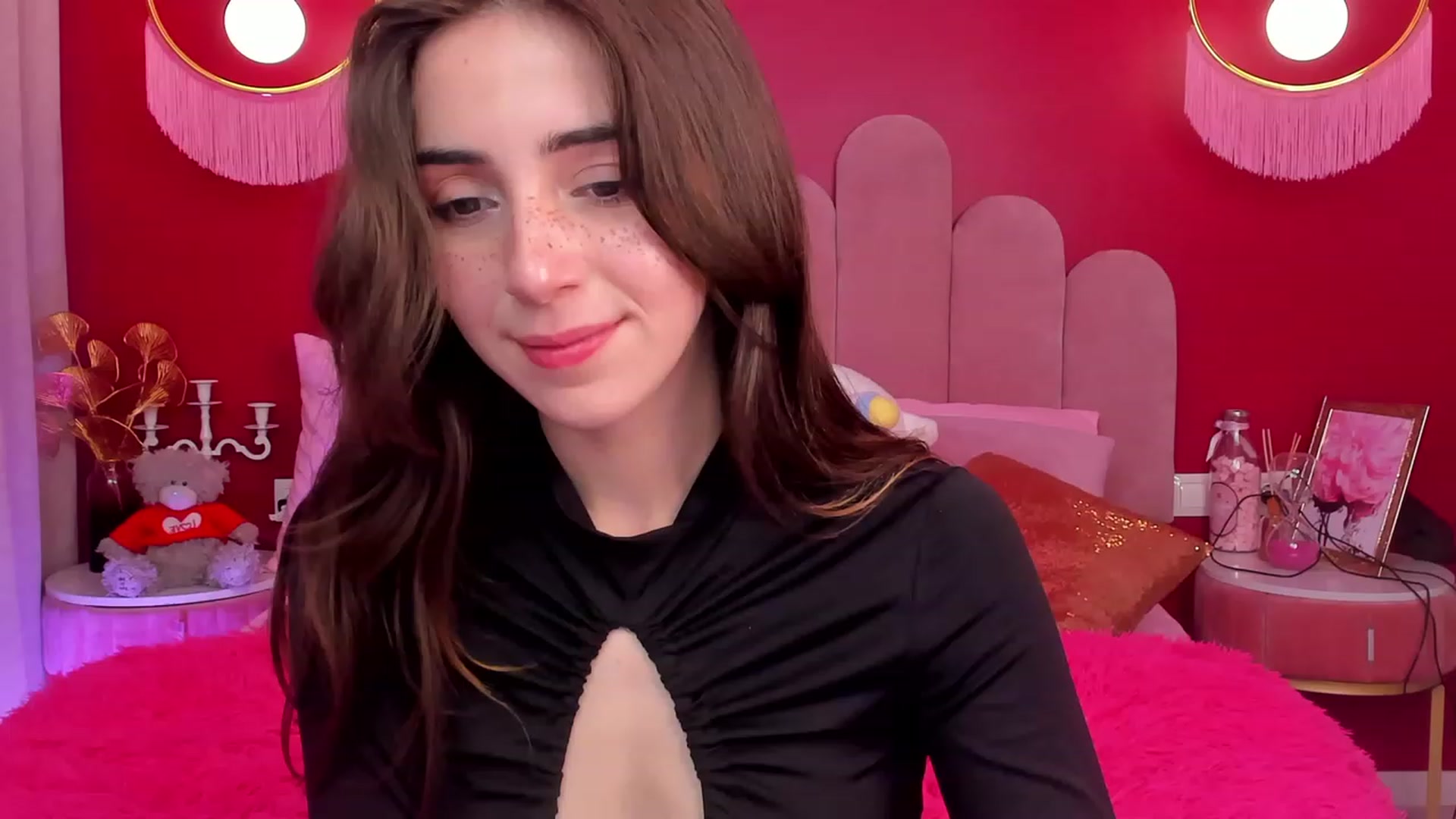 Gallery image thumbnail from ElsaYoung's myfreecams stream on, 05/13/2023, 09:09 image 3 of 20