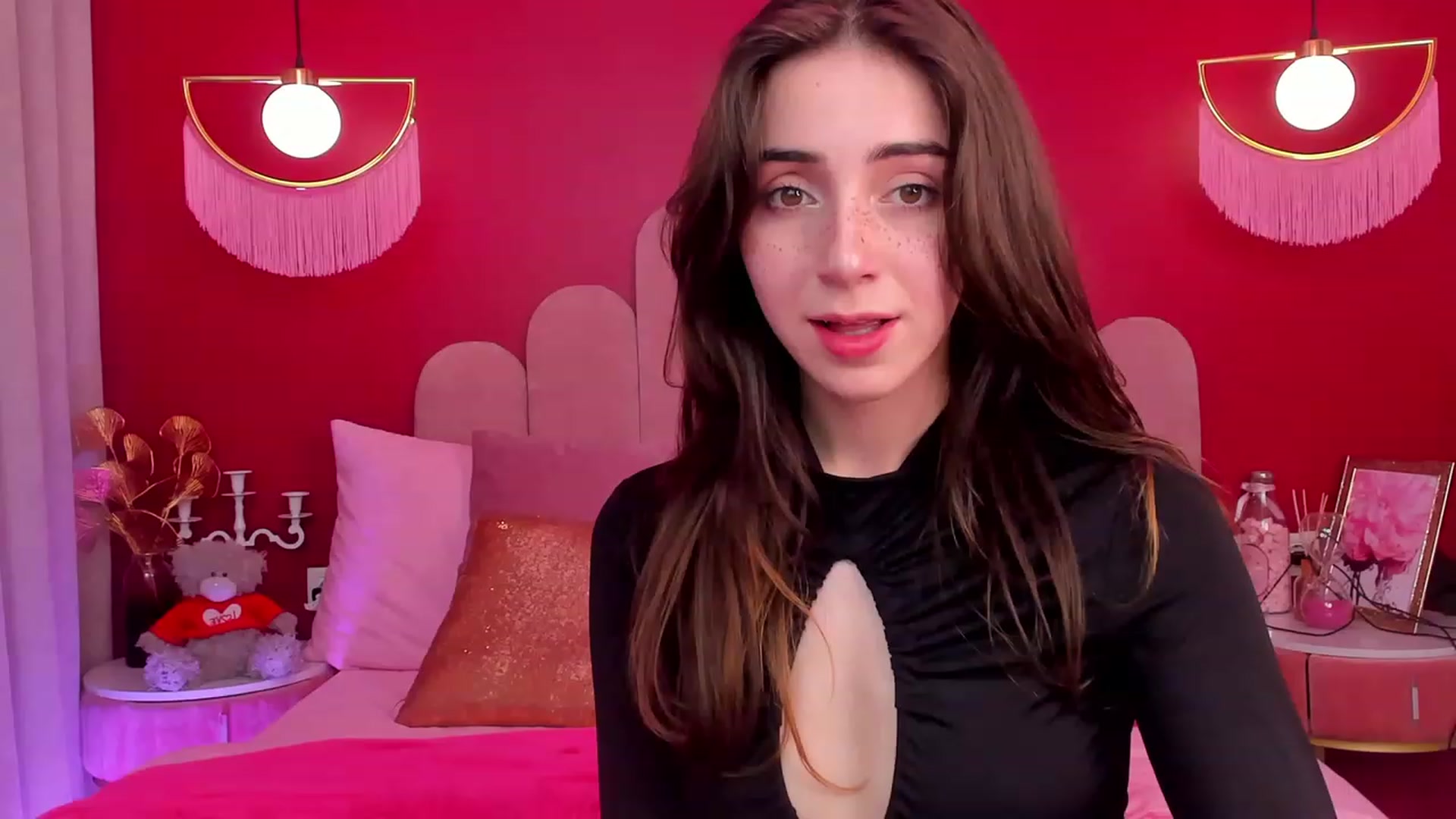 Gallery image thumbnail from ElsaYoung's myfreecams stream on, 05/13/2023, 10:58 image 16 of 20