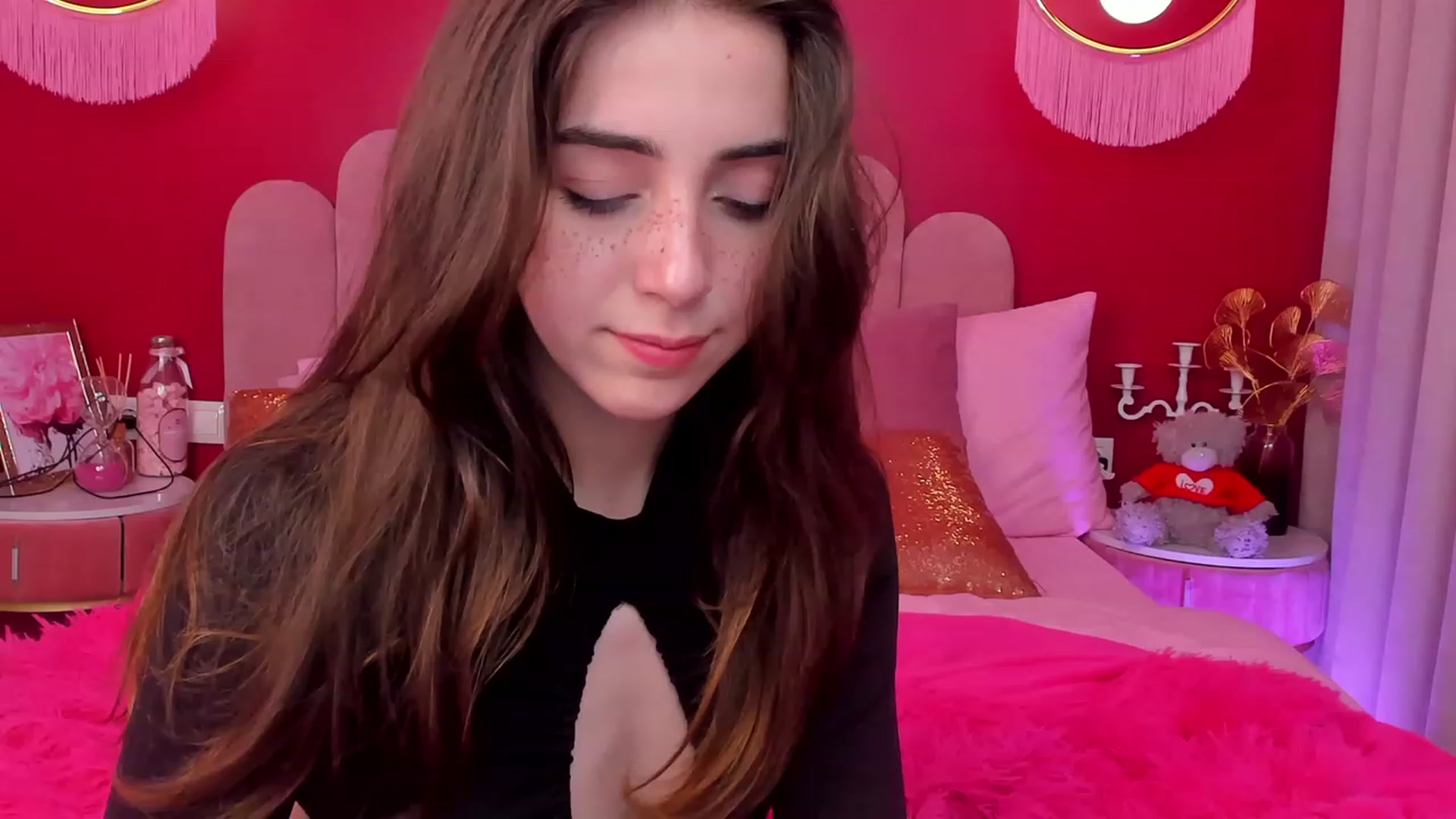 Gallery image thumbnail from ElsaYoung's myfreecams stream on, 05/13/2023, 11:10 image 9 of 20