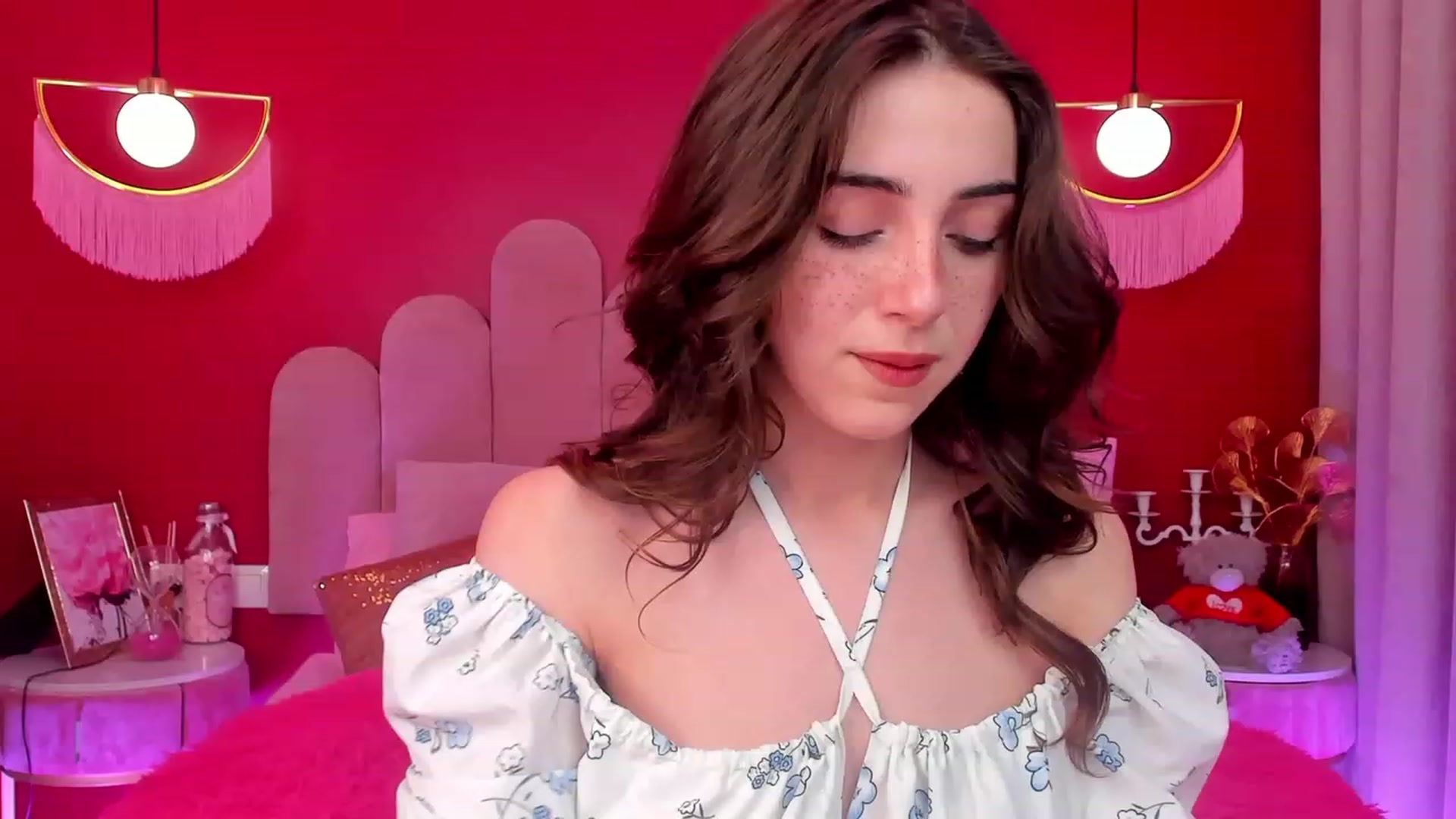 Gallery image thumbnail from ElsaYoung's myfreecams stream on, 05/14/2023, 12:29 image 7 of 20
