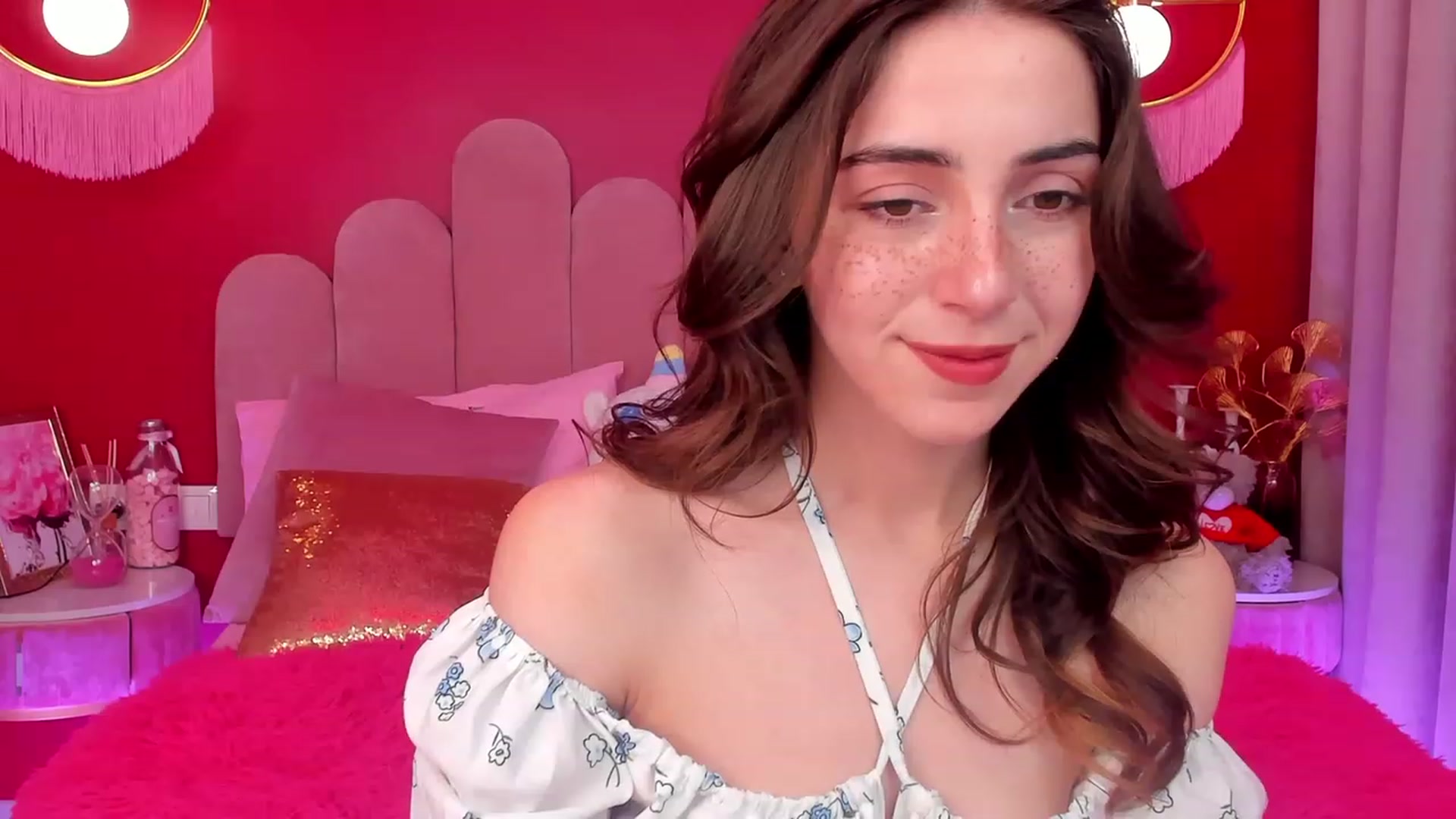 Gallery image thumbnail from ElsaYoung's myfreecams stream on, 05/14/2023, 14:54 image 4 of 20